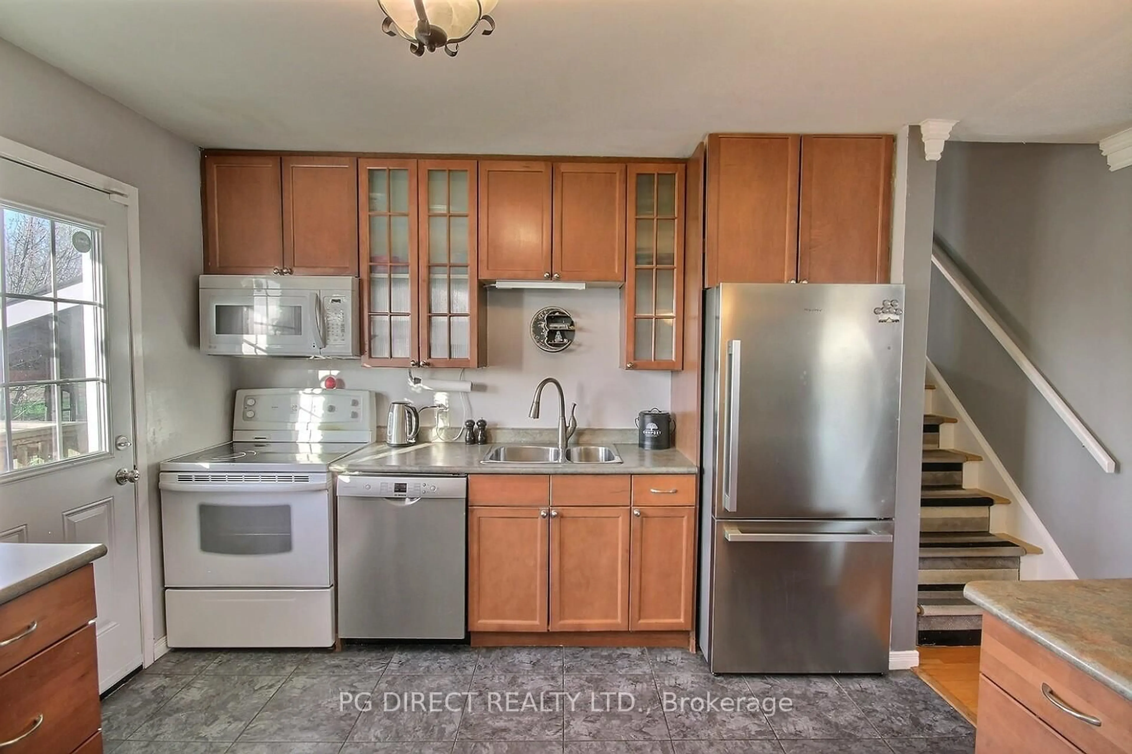 Standard kitchen, unknown for 49 Janlyn Cres, Belleville Ontario K8N 1L1