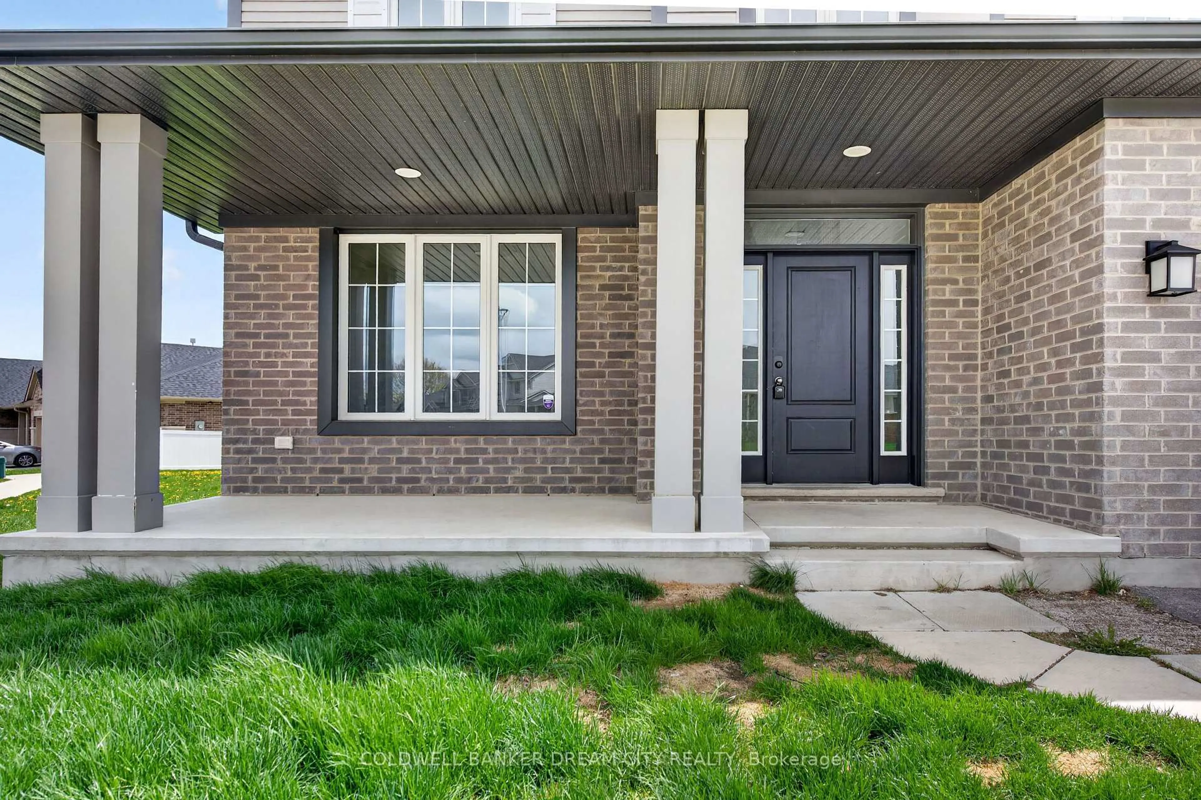 Home with brick exterior material, street for 98 LIVINGSTON Dr, Tillsonburg Ontario N4G 0J3