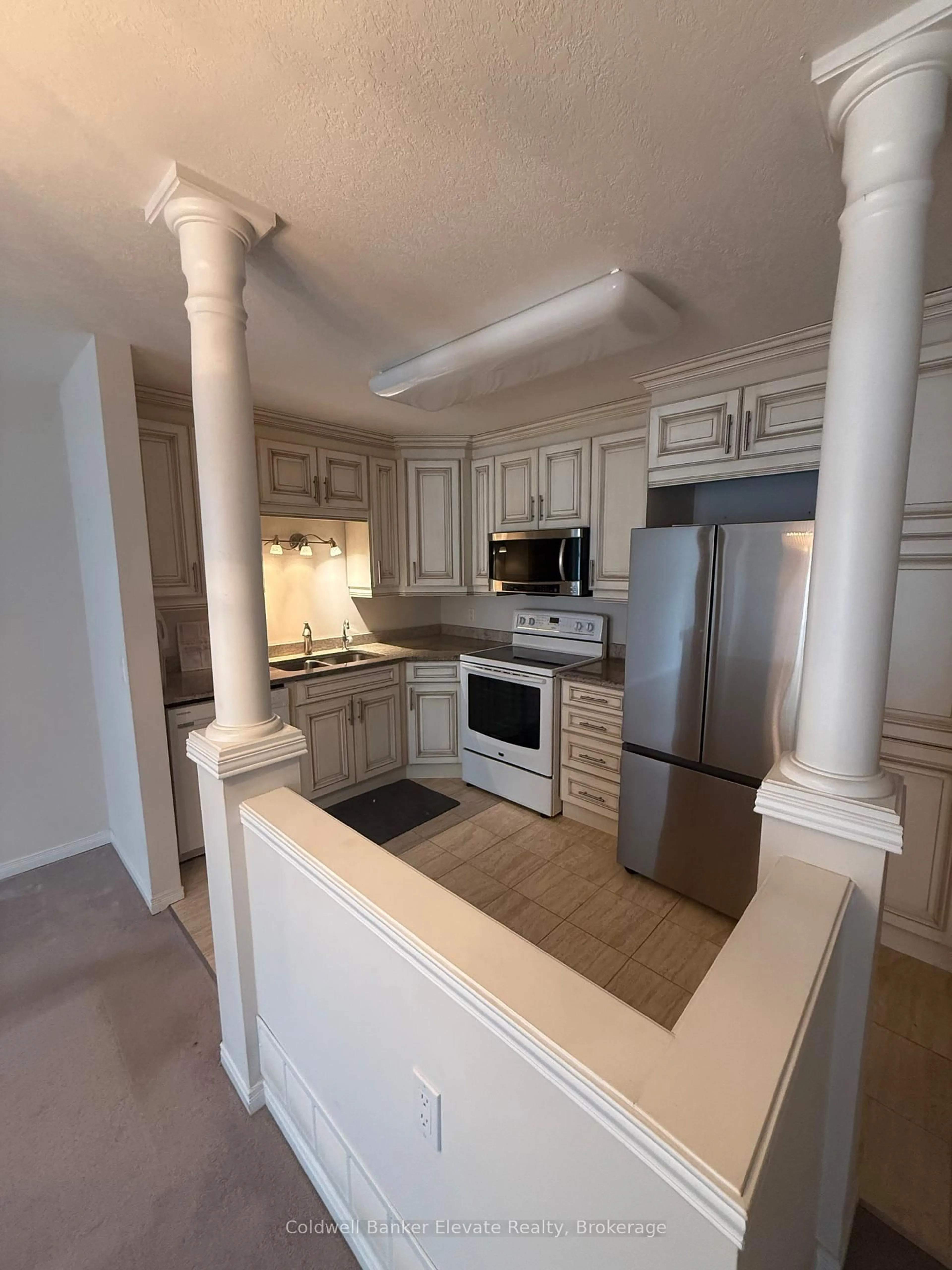 Open concept kitchen, unknown for 2705 KINGSWAY Dr #9, Kitchener Ontario N2C 2T2