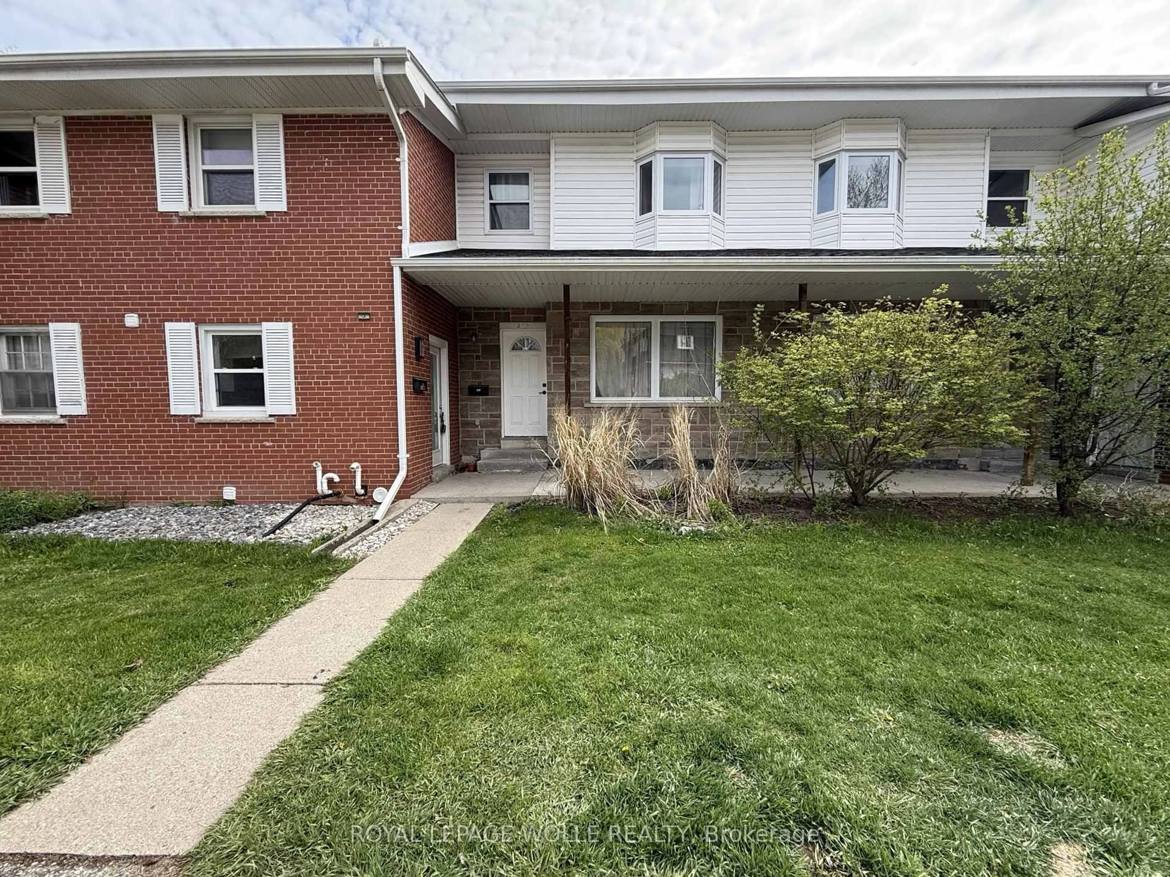 Unknown for 284 Westcourt Pl, Waterloo Ontario N2L 2R7