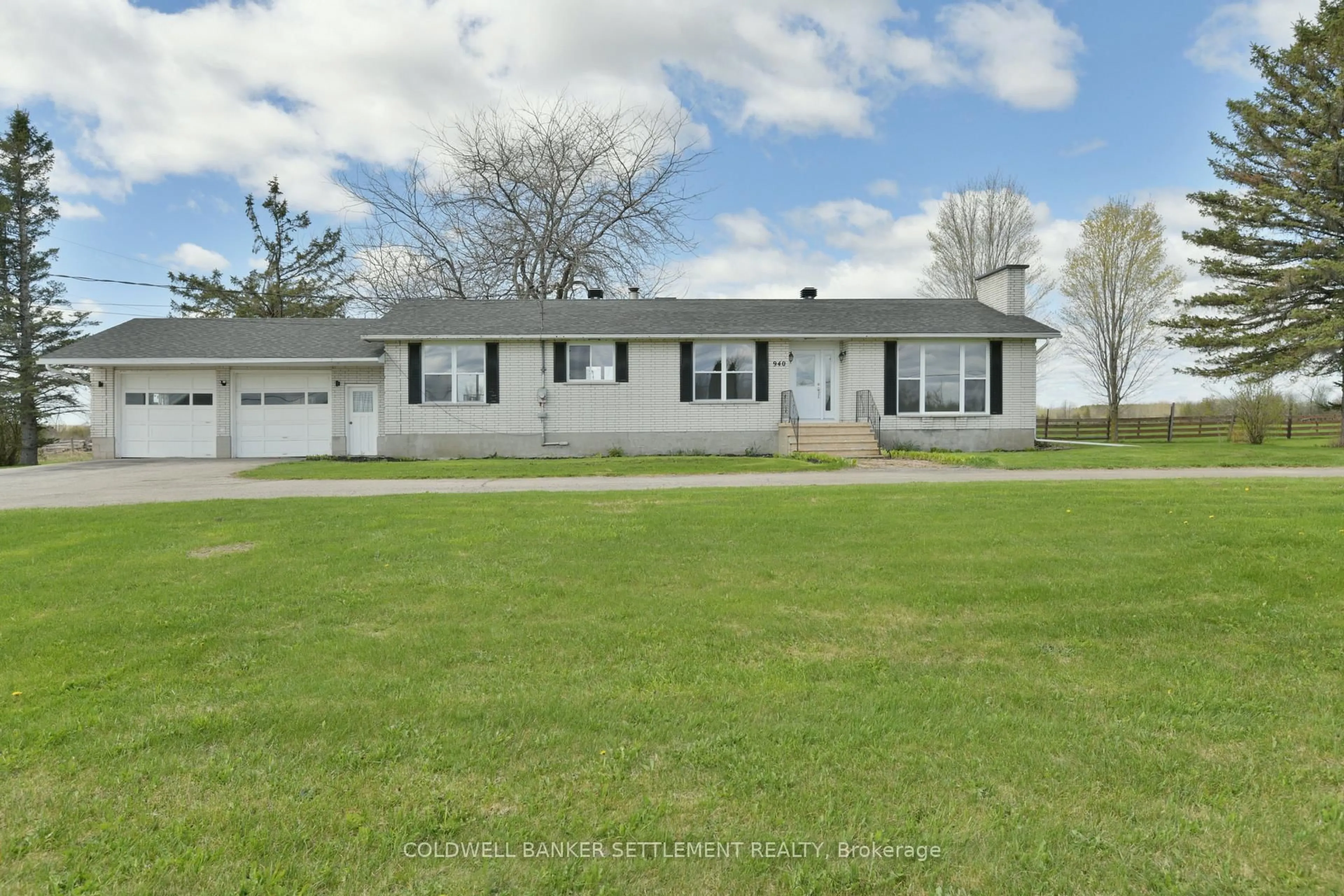 A pic from outside/outdoor area/front of a property/back of a property/a pic from drone, street for 940 County Rd 29 Highway, Elizabethtown-Kitley Ontario K0G 1G0