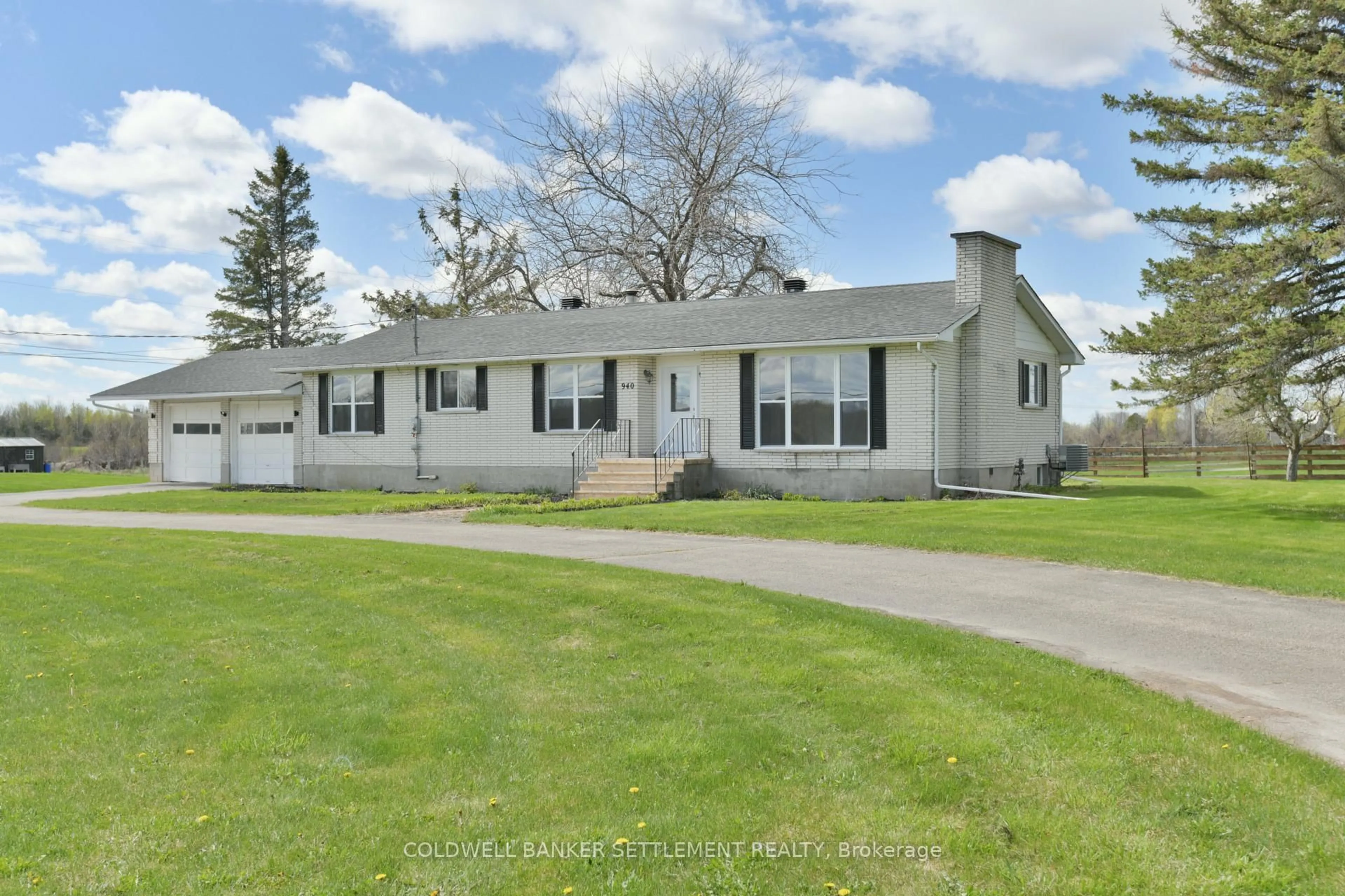 Home with vinyl exterior material, street for 940 County Rd 29 Highway, Elizabethtown-Kitley Ontario K0G 1G0