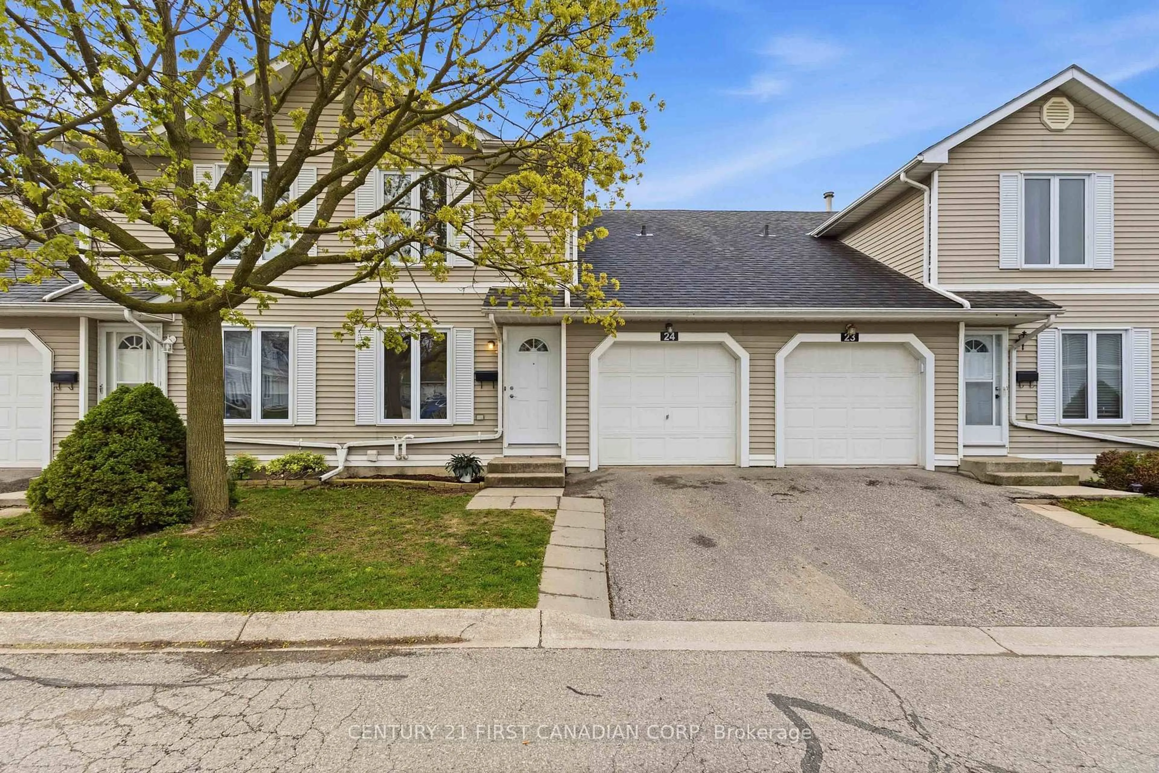 Unknown for 120 Centre St #24, London South Ontario N6J 4X4