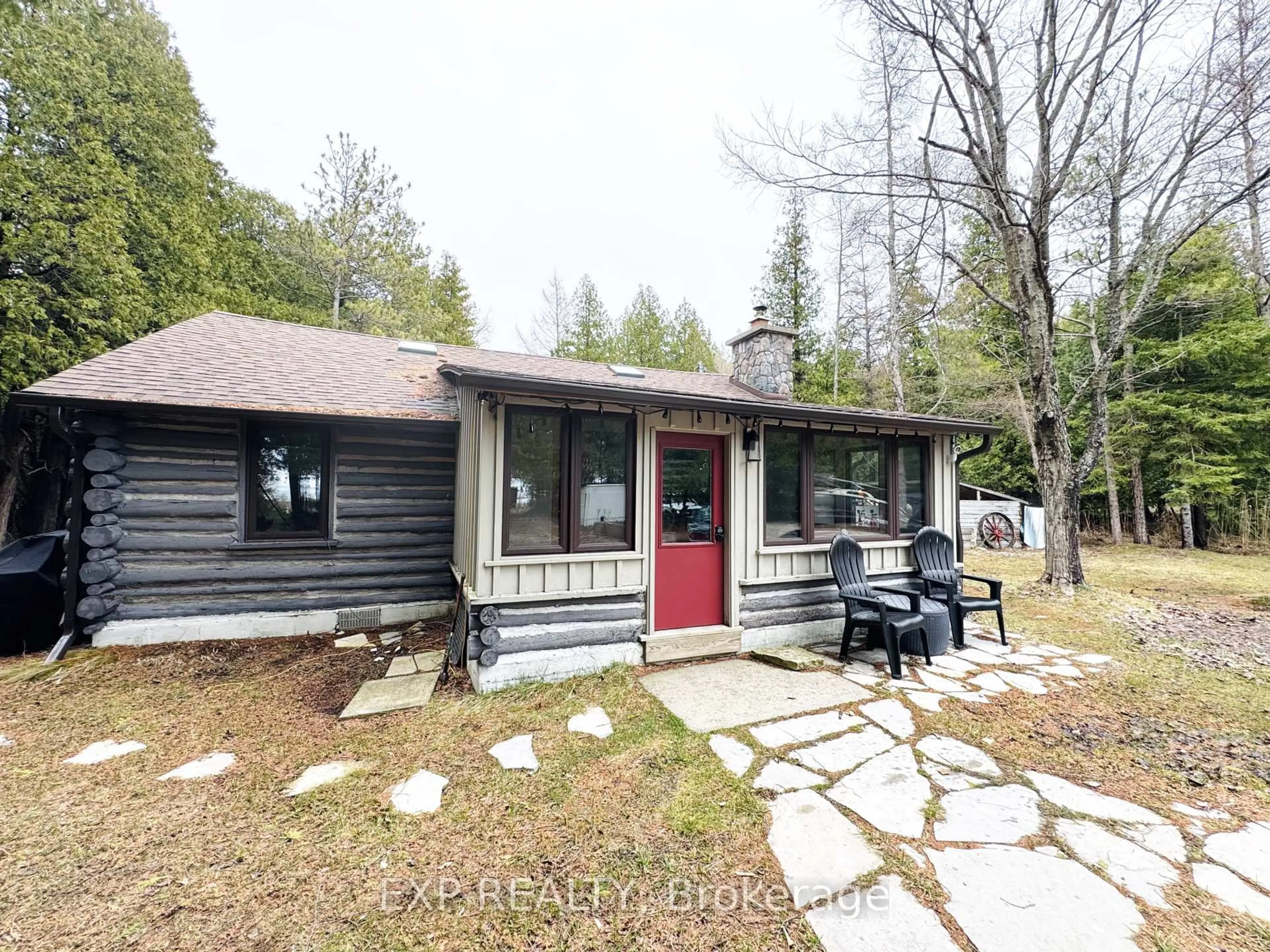 A pic from outside/outdoor area/front of a property/back of a property/a pic from drone, unknown for 246 Sunset Dr, Kincardine Ontario N0C 2C5