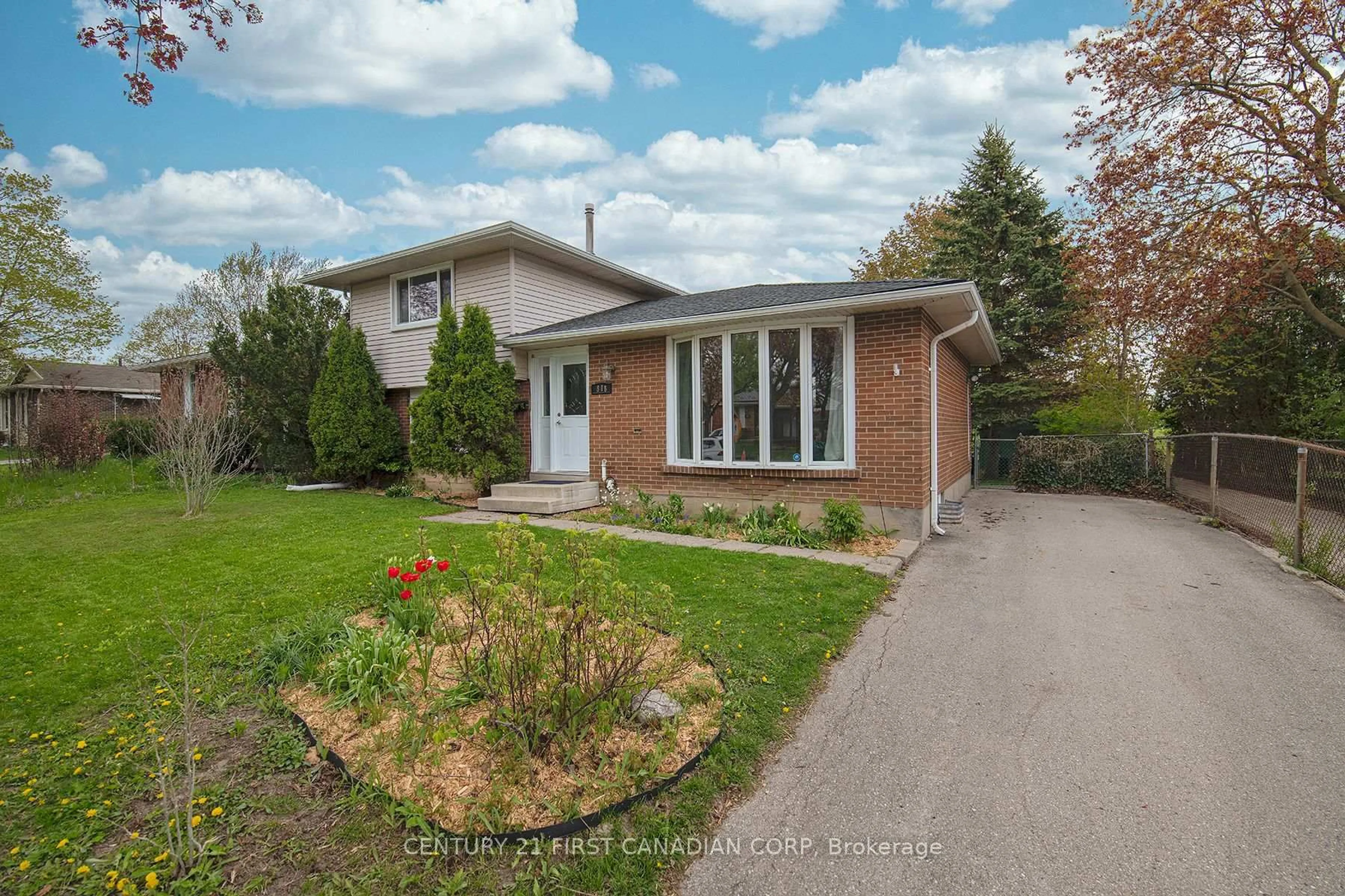 Home with brick exterior material, street for 808 Dulaney Dr, London South Ontario N6C 3W4