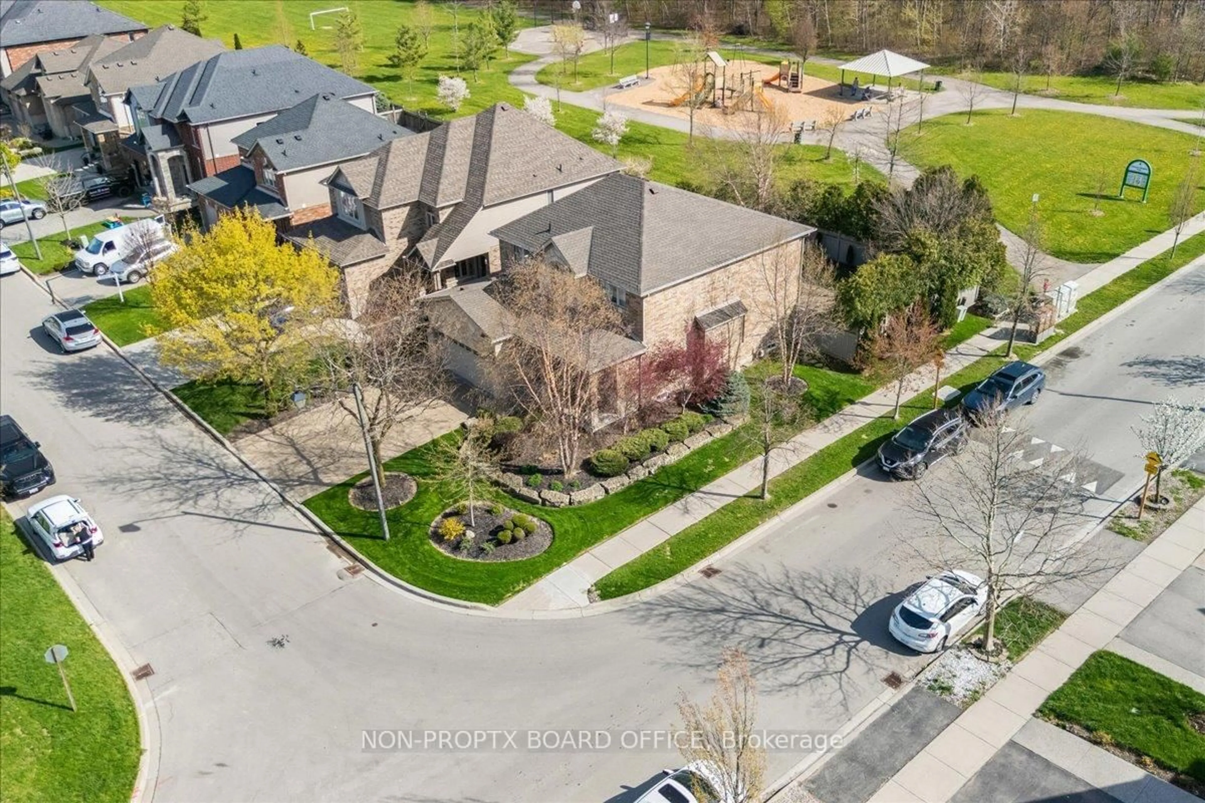 A pic from outside/outdoor area/front of a property/back of a property/a pic from drone, street for 4 Degrow Cres, Hamilton Ontario L0R 1C0