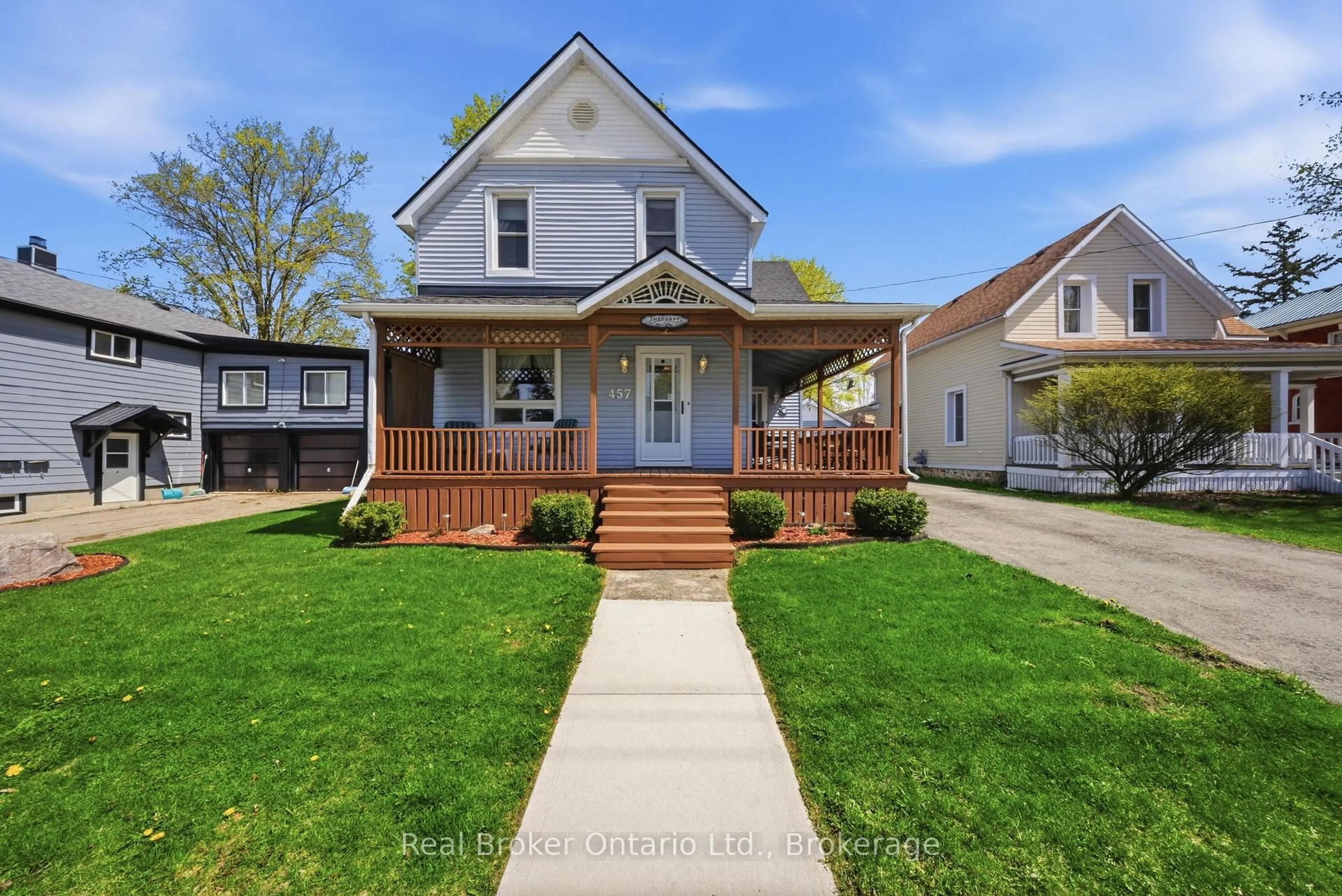 A pic from outside/outdoor area/front of a property/back of a property/a pic from drone, street for 457 Elma St, North Perth Ontario N4W 1W2