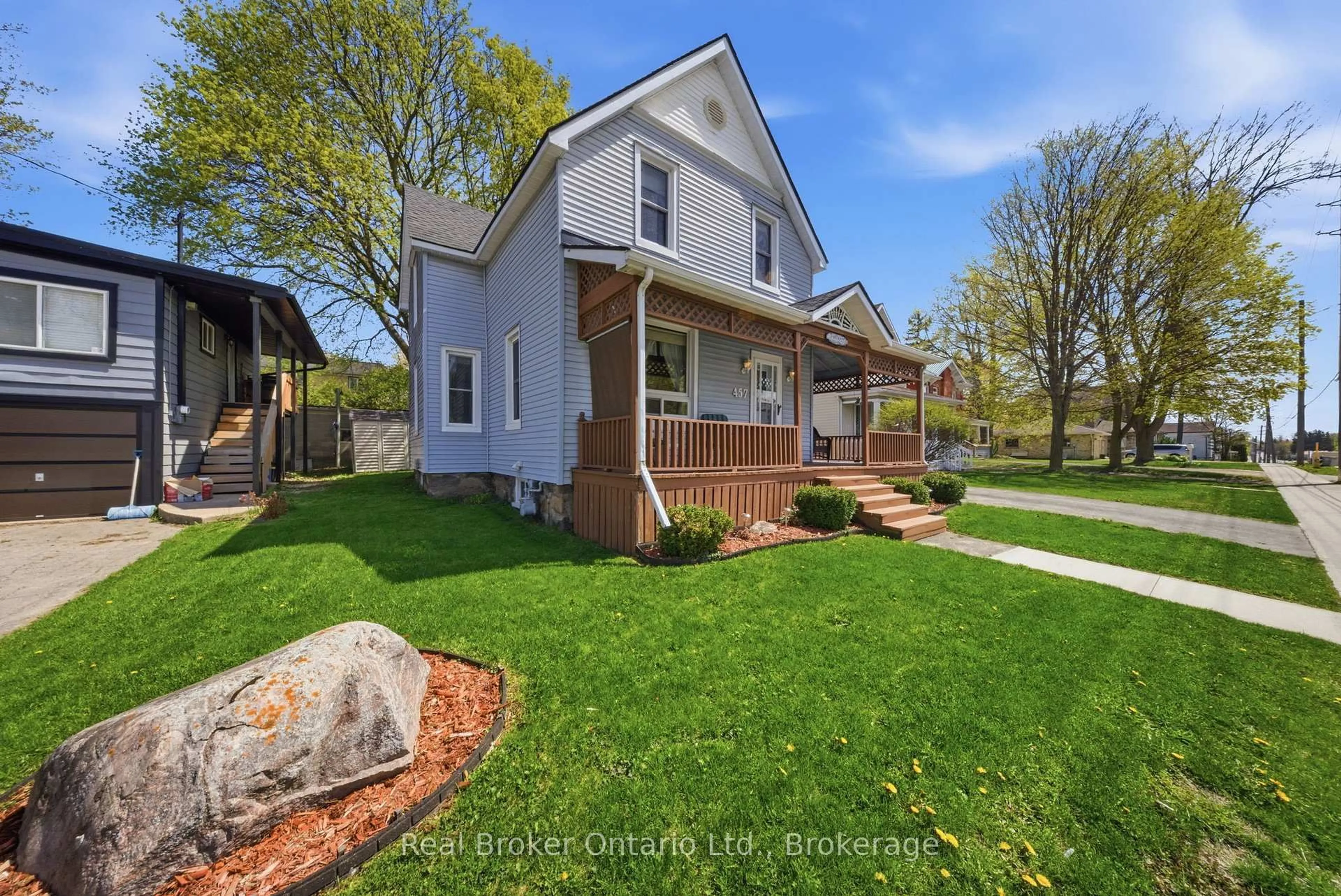 A pic from outside/outdoor area/front of a property/back of a property/a pic from drone, street for 457 Elma St, North Perth Ontario N4W 1W2