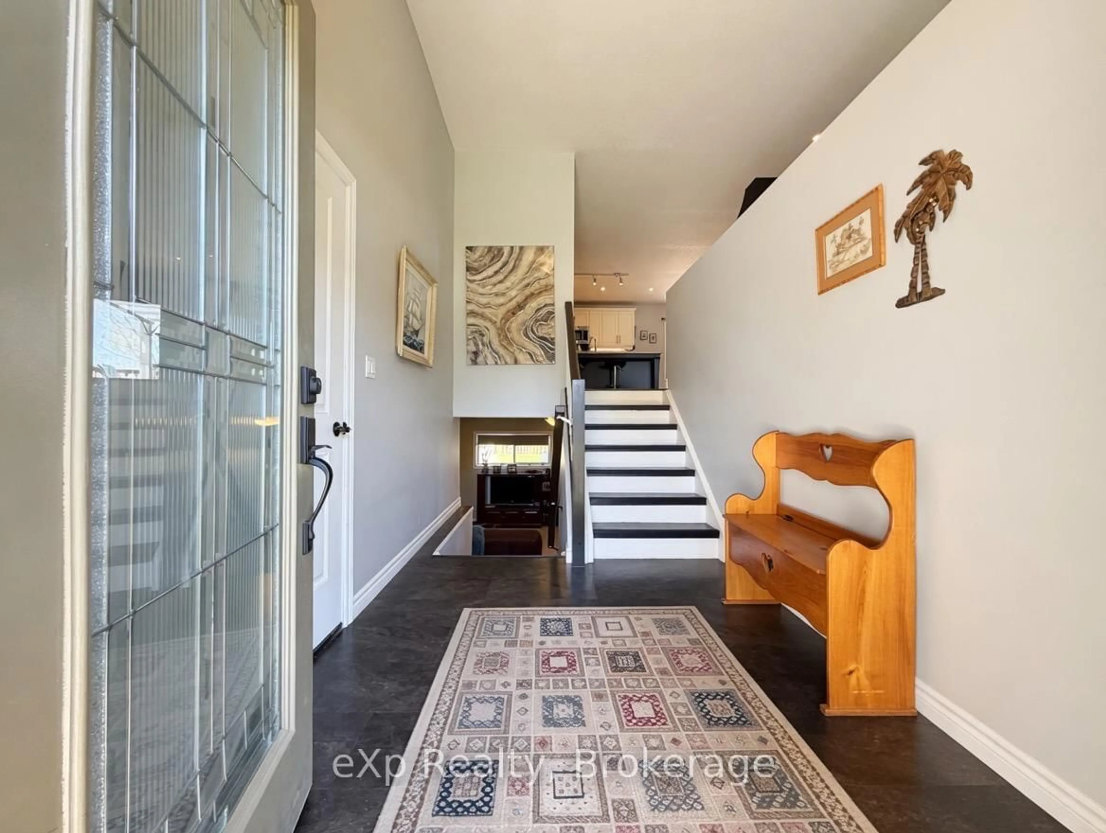Indoor entryway for 133 WILLIAM St, West Grey Ontario N0G 2M0