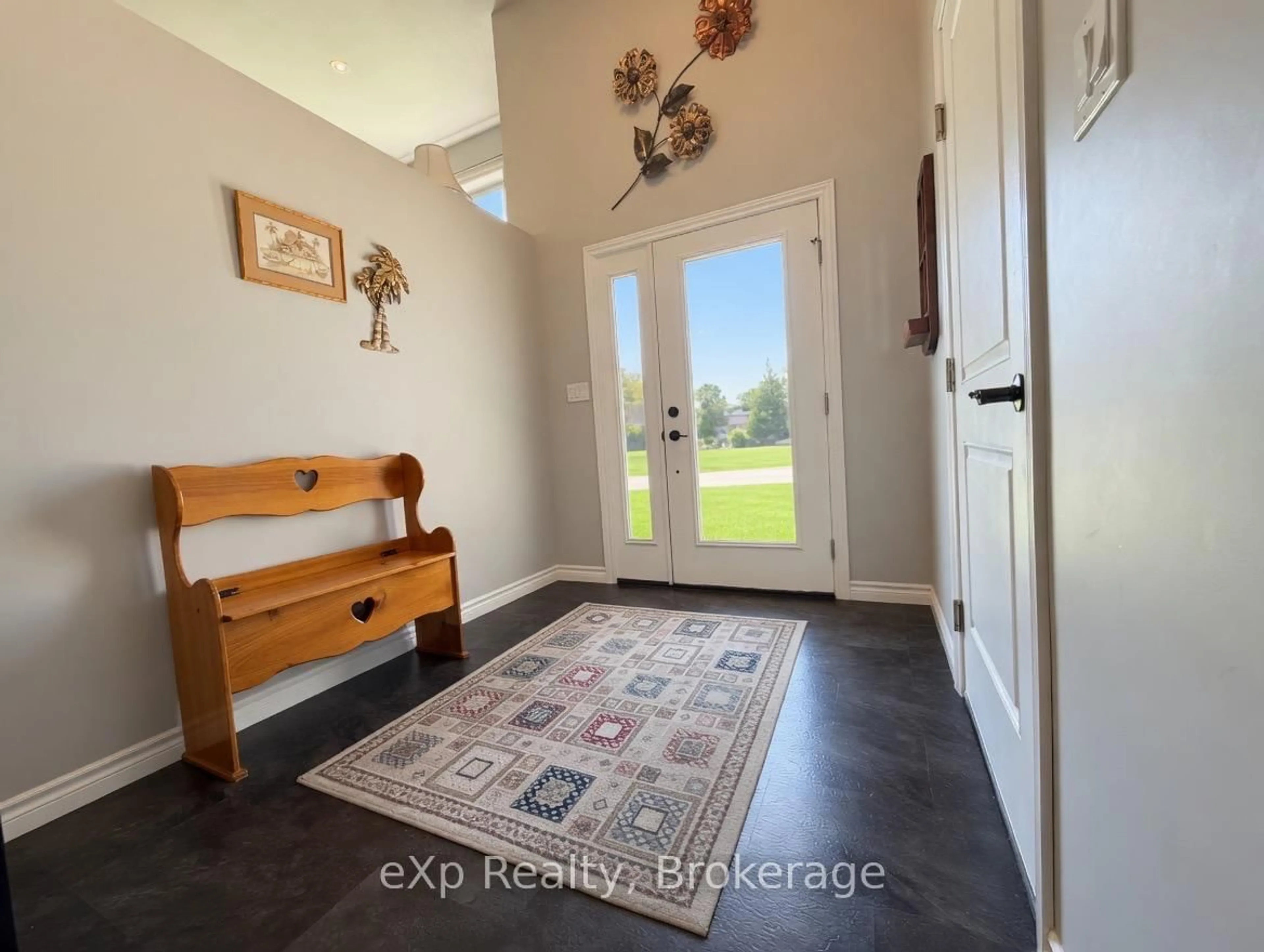 Indoor entryway for 133 WILLIAM St, West Grey Ontario N0G 2M0
