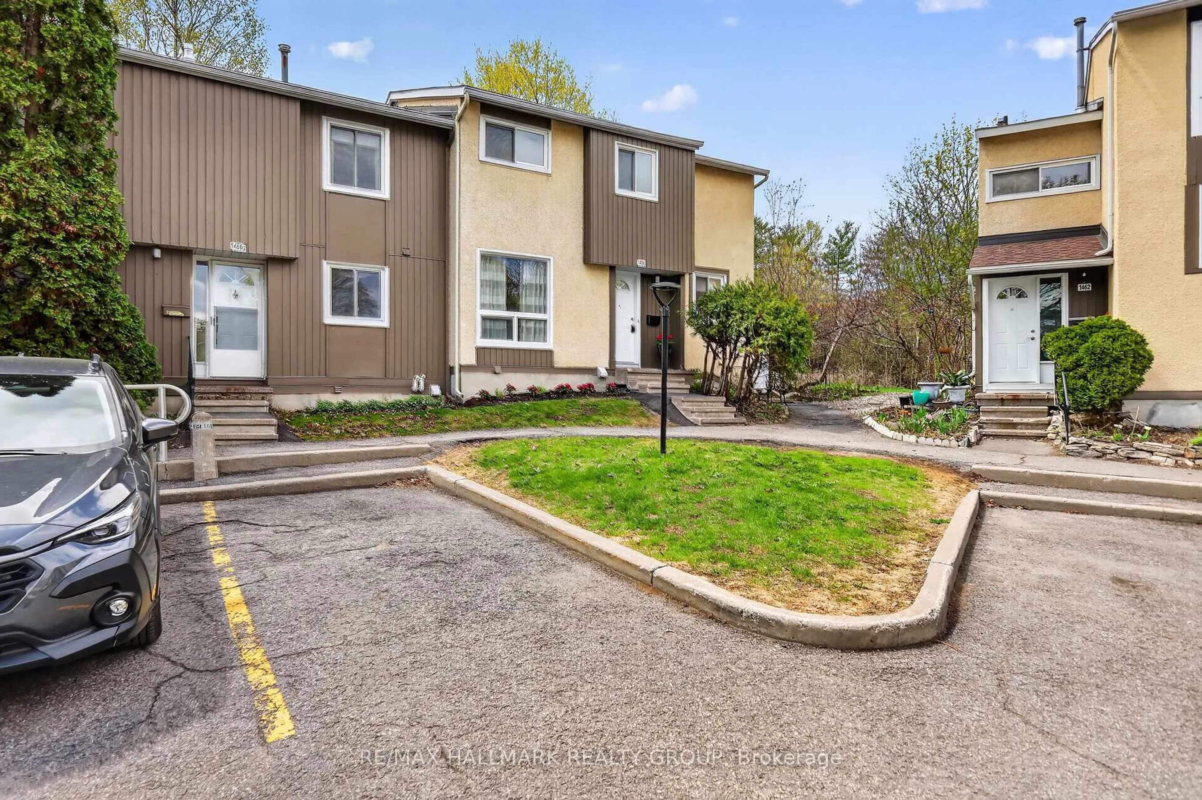 Unknown for 1458 Lassiter Terr, Ottawa Ontario K1J 8N3