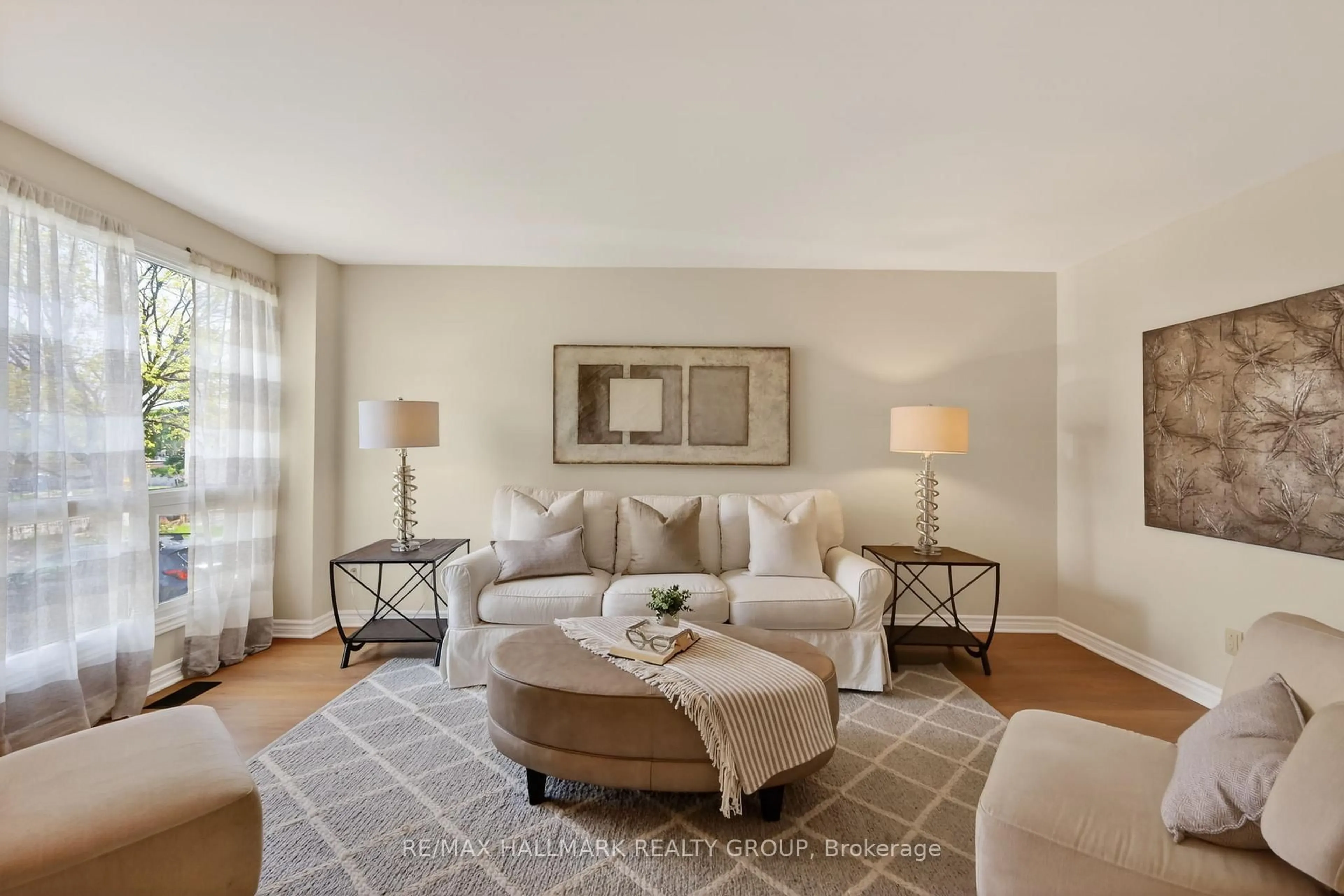 Living room with furniture, unknown for 1458 Lassiter Terr, Ottawa Ontario K1J 8N3