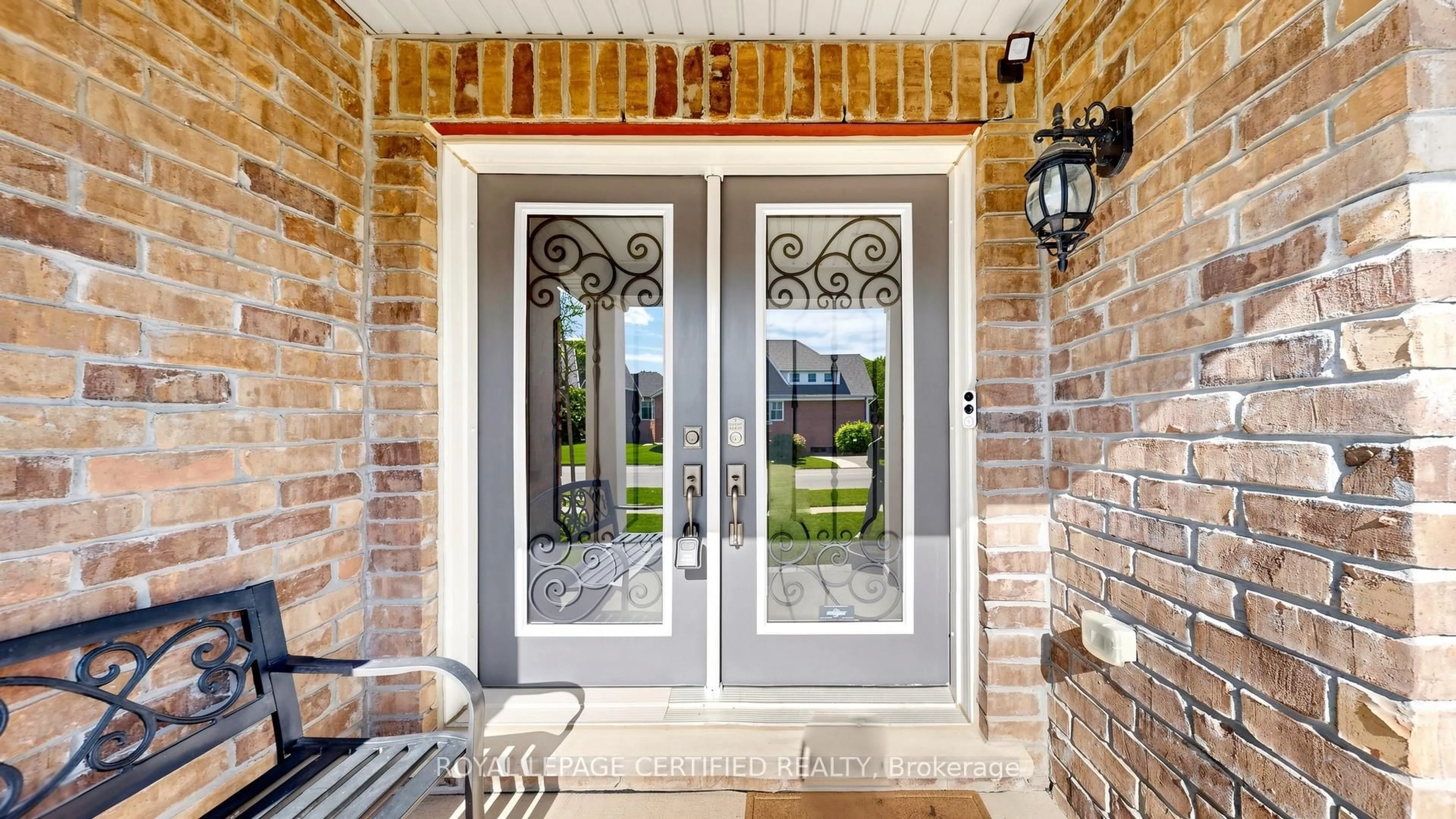 Indoor entryway for 1 Benson Ave, Mono Ontario L9W 6W7