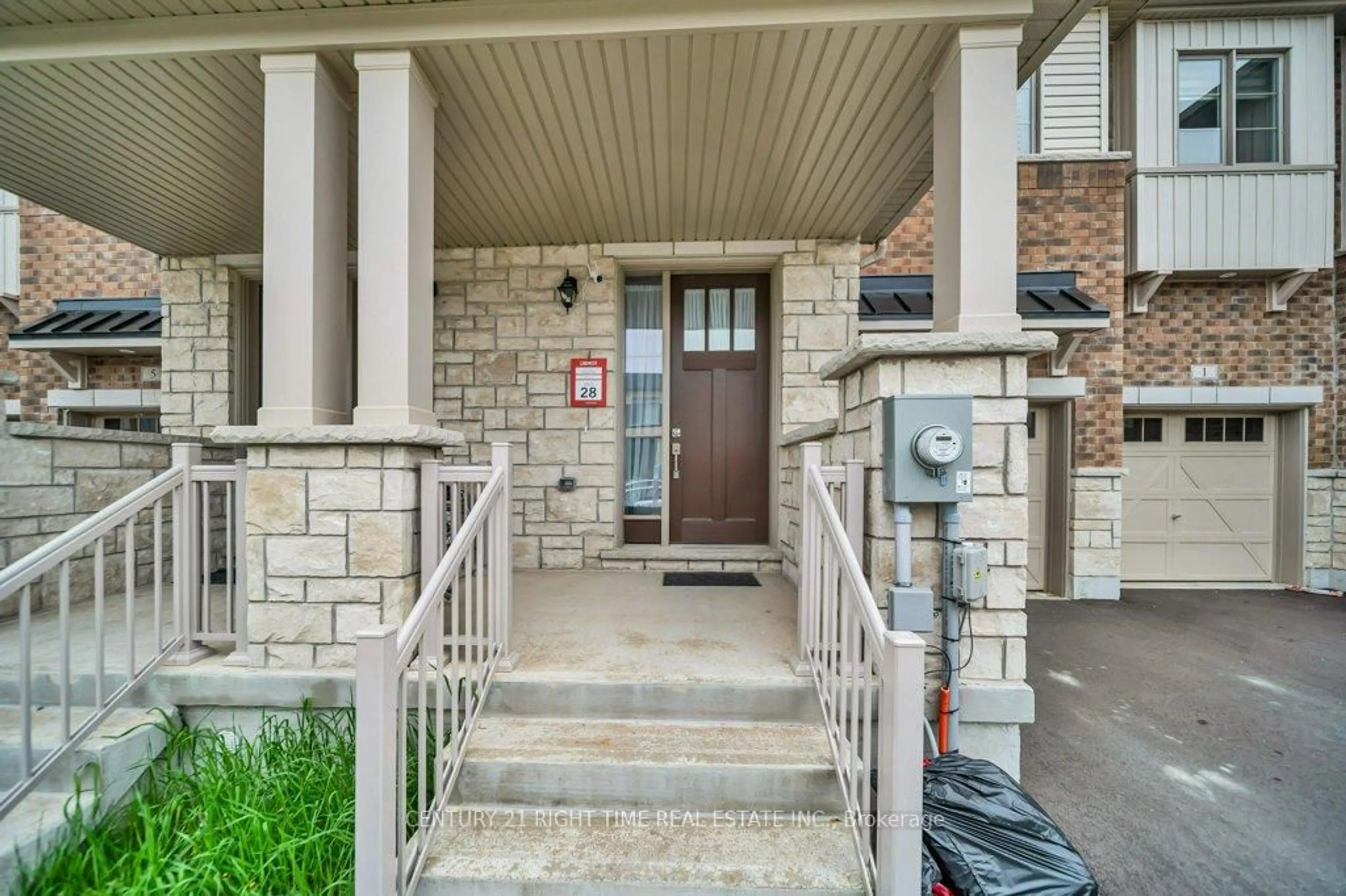 Indoor entryway for 3 capton St, Brantford Ontario L3Z 3E5