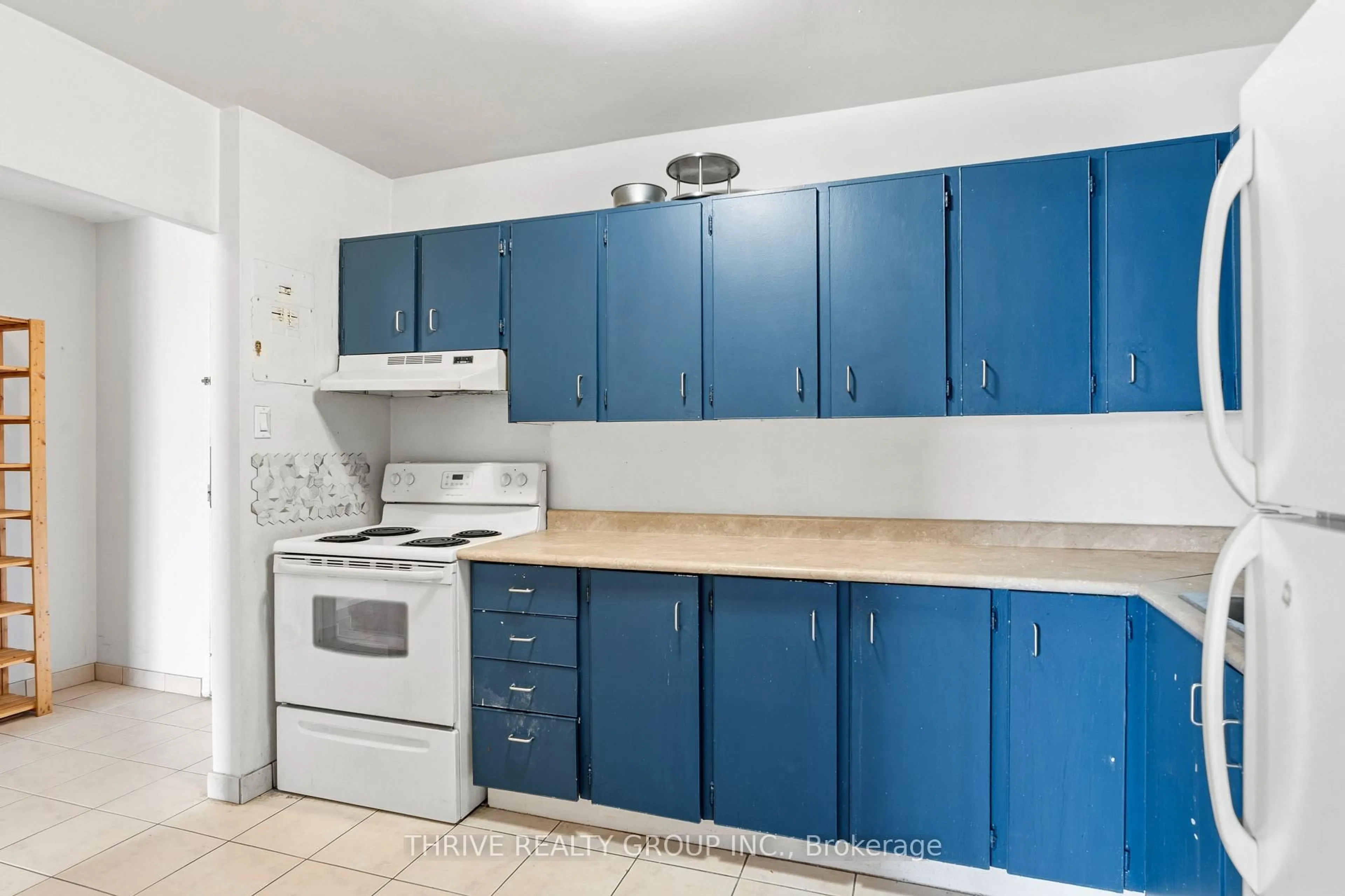 Standard kitchen, unknown for 583 Mornington Ave #708, London East Ontario N5Y 3E9