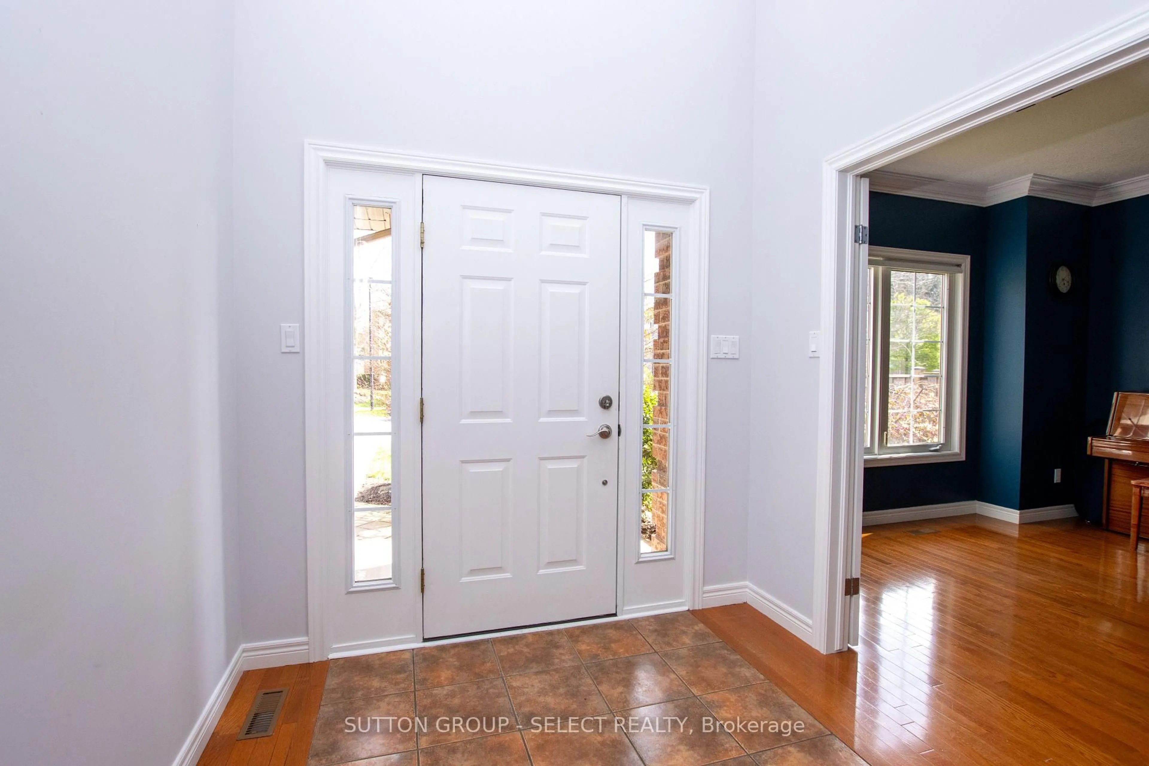 Indoor entryway for 4125 Masterson Circ, London South Ontario N6P 1T3