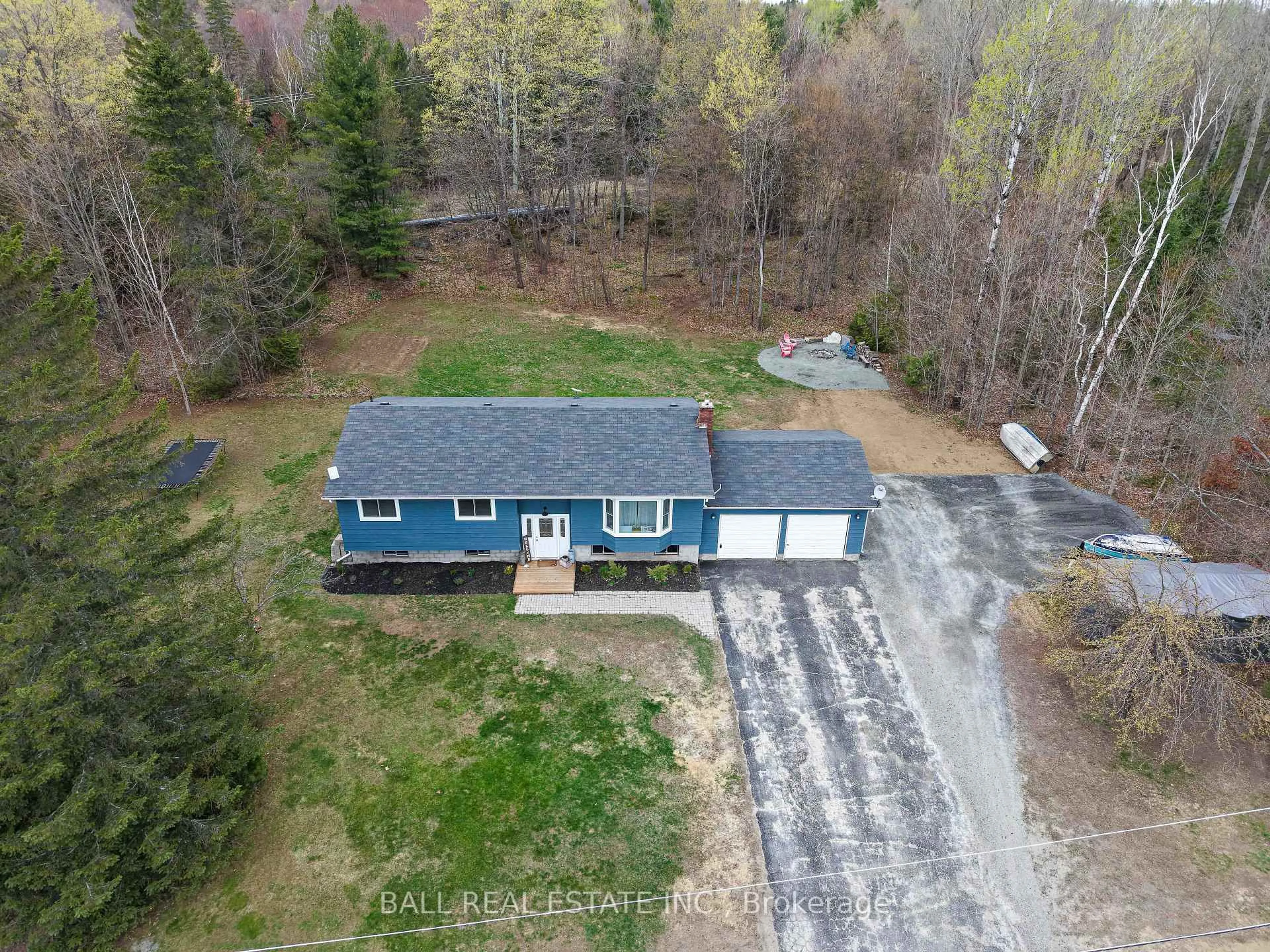 A pic from outside/outdoor area/front of a property/back of a property/a pic from drone, unknown for 47 Denison Dr, Addington Highlands Ontario K0H 2G0