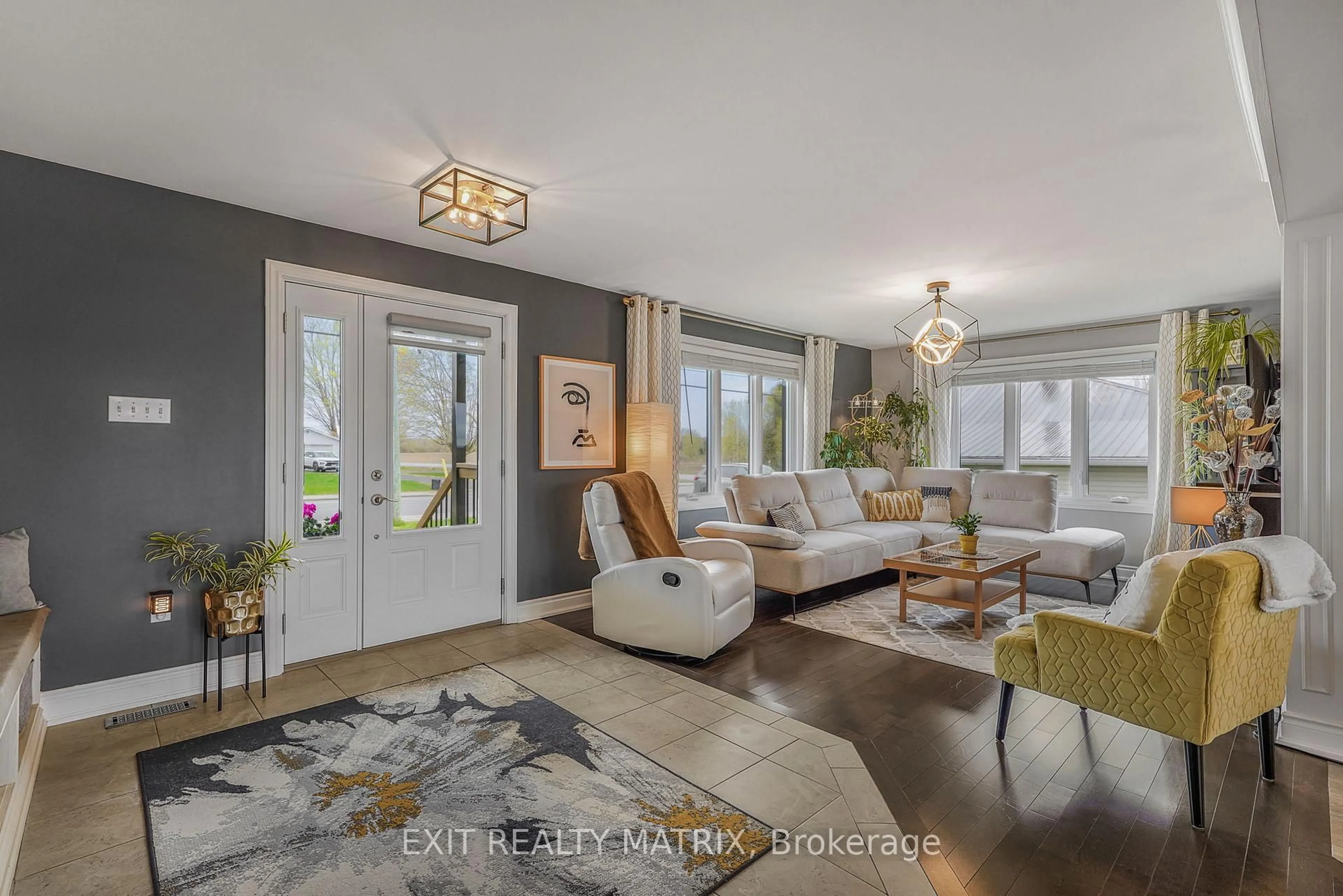 Living room with furniture, unknown for 4978 DU PARC Rd, The Nation Ontario K0B 1G0