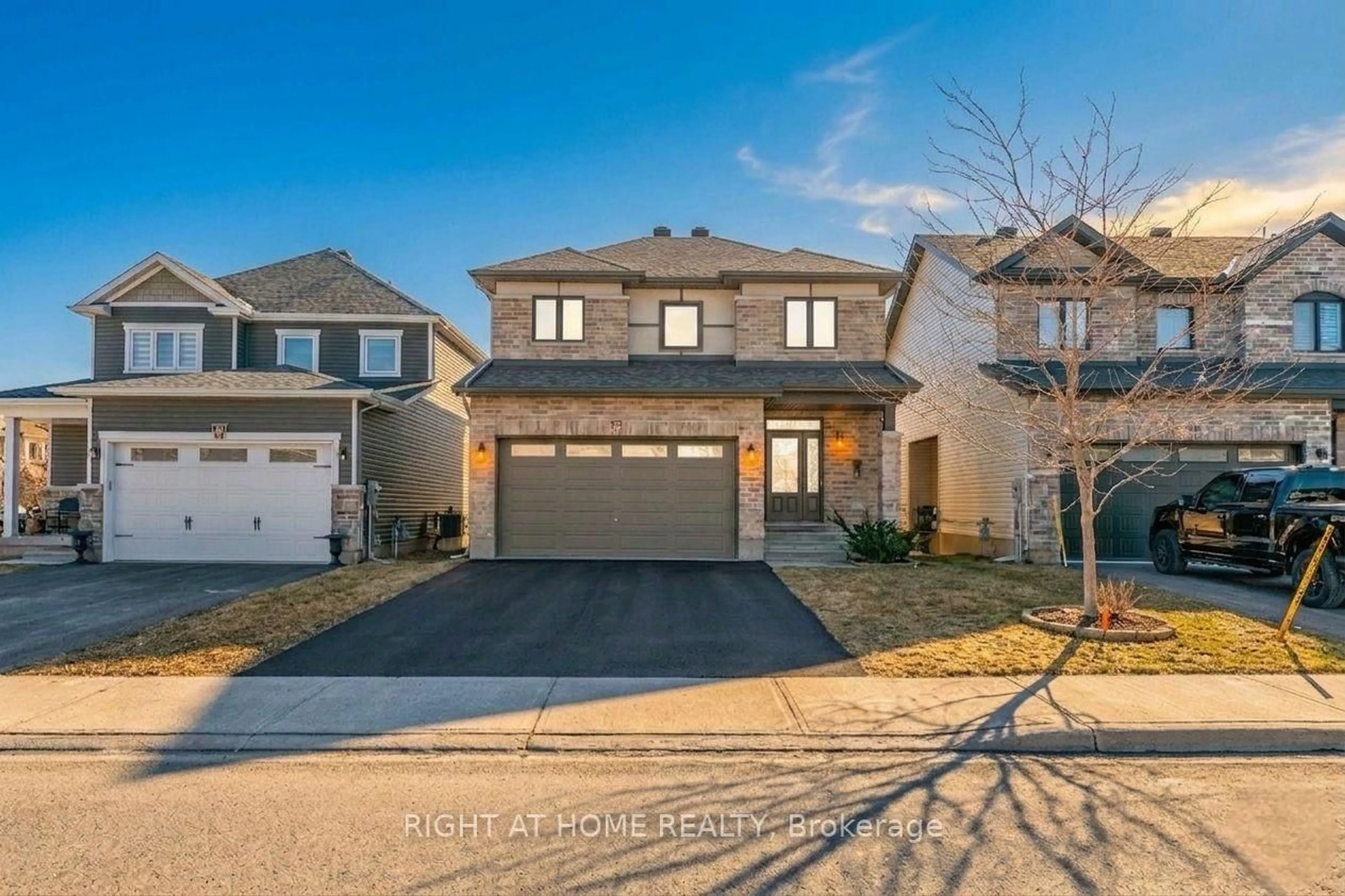 Home with brick exterior material, street for 658 Parade Dr, Ottawa Ontario K2S 0Z2