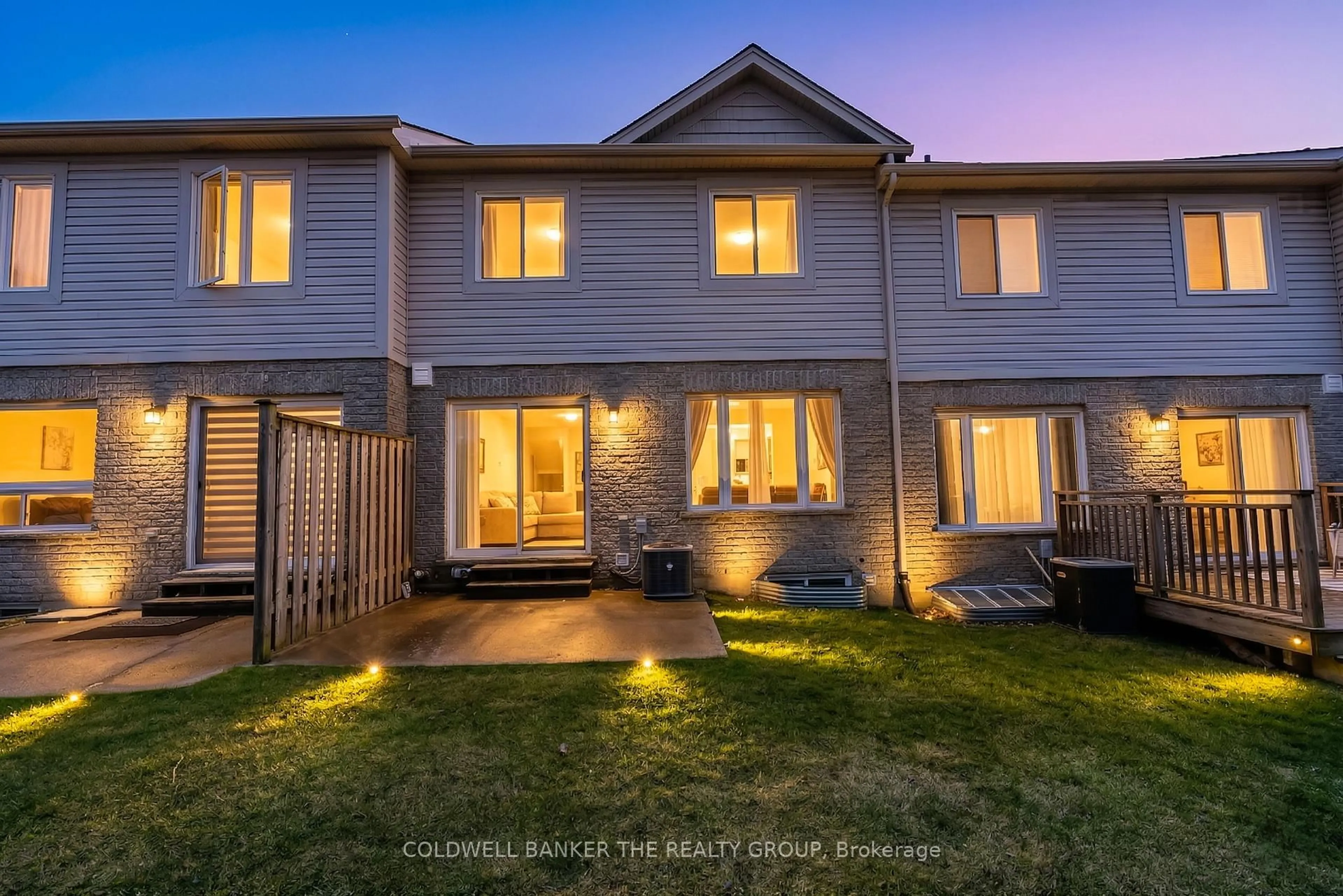 A pic from outside/outdoor area/front of a property/back of a property/a pic from drone, street for 105 Pinnacle Dr #77, Kitchener Ontario N2P 1B8