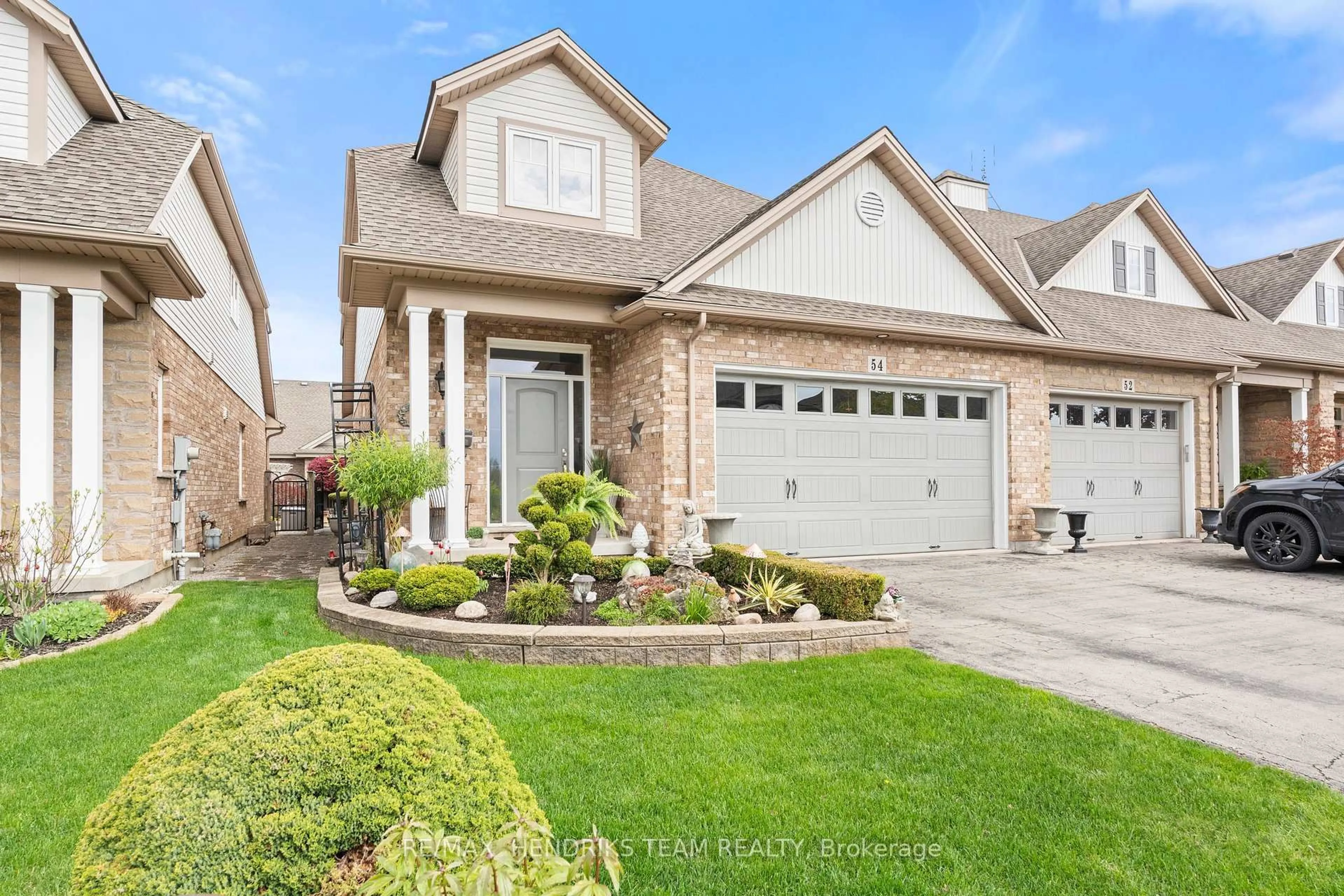 Home with brick exterior material, street for 54 Videl Cres, St. Catharines Ontario L2W 0A3