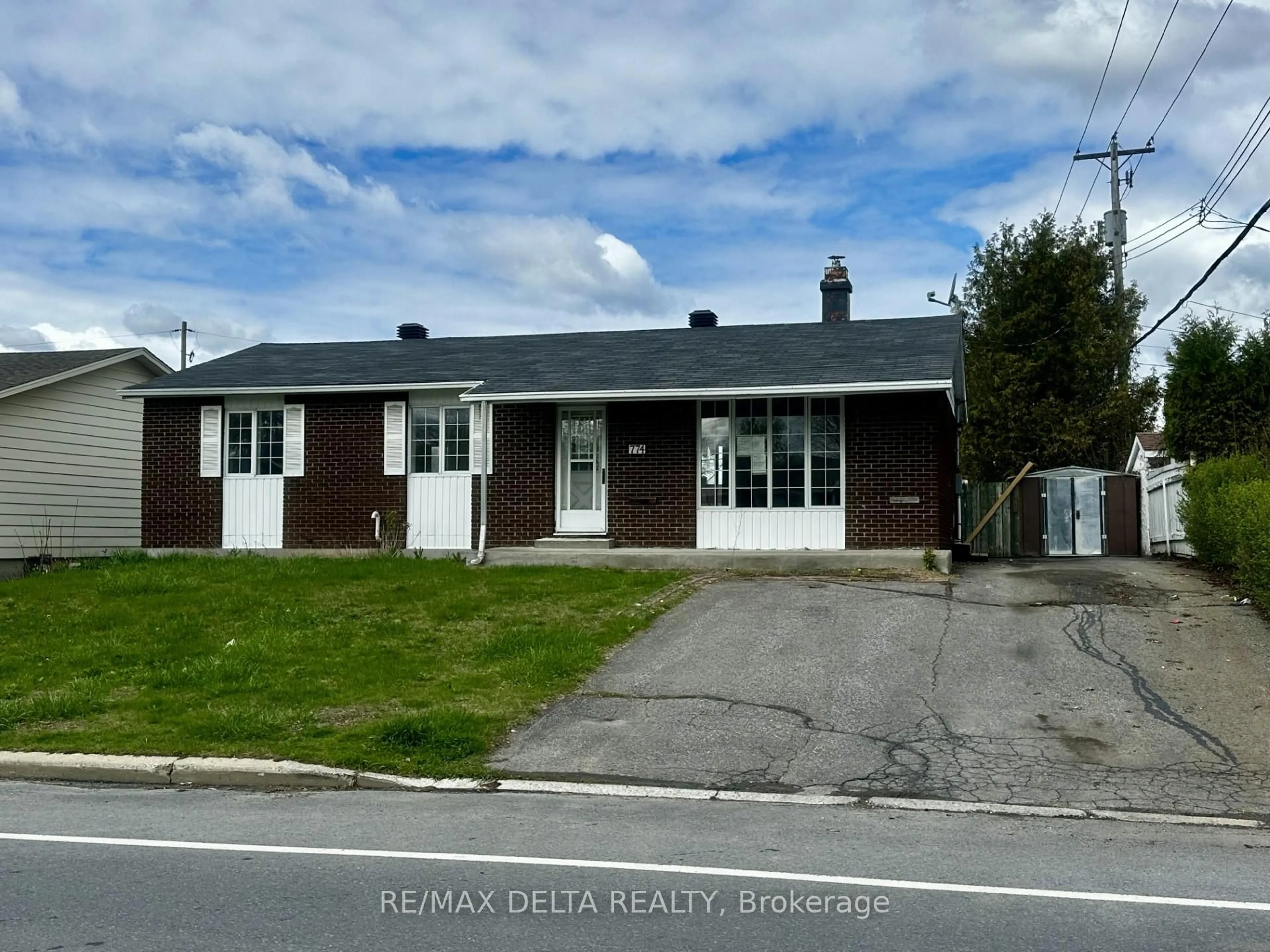 A pic from outside/outdoor area/front of a property/back of a property/a pic from drone, street for 774 Edmond St, Hawkesbury Ontario K6A 3C1