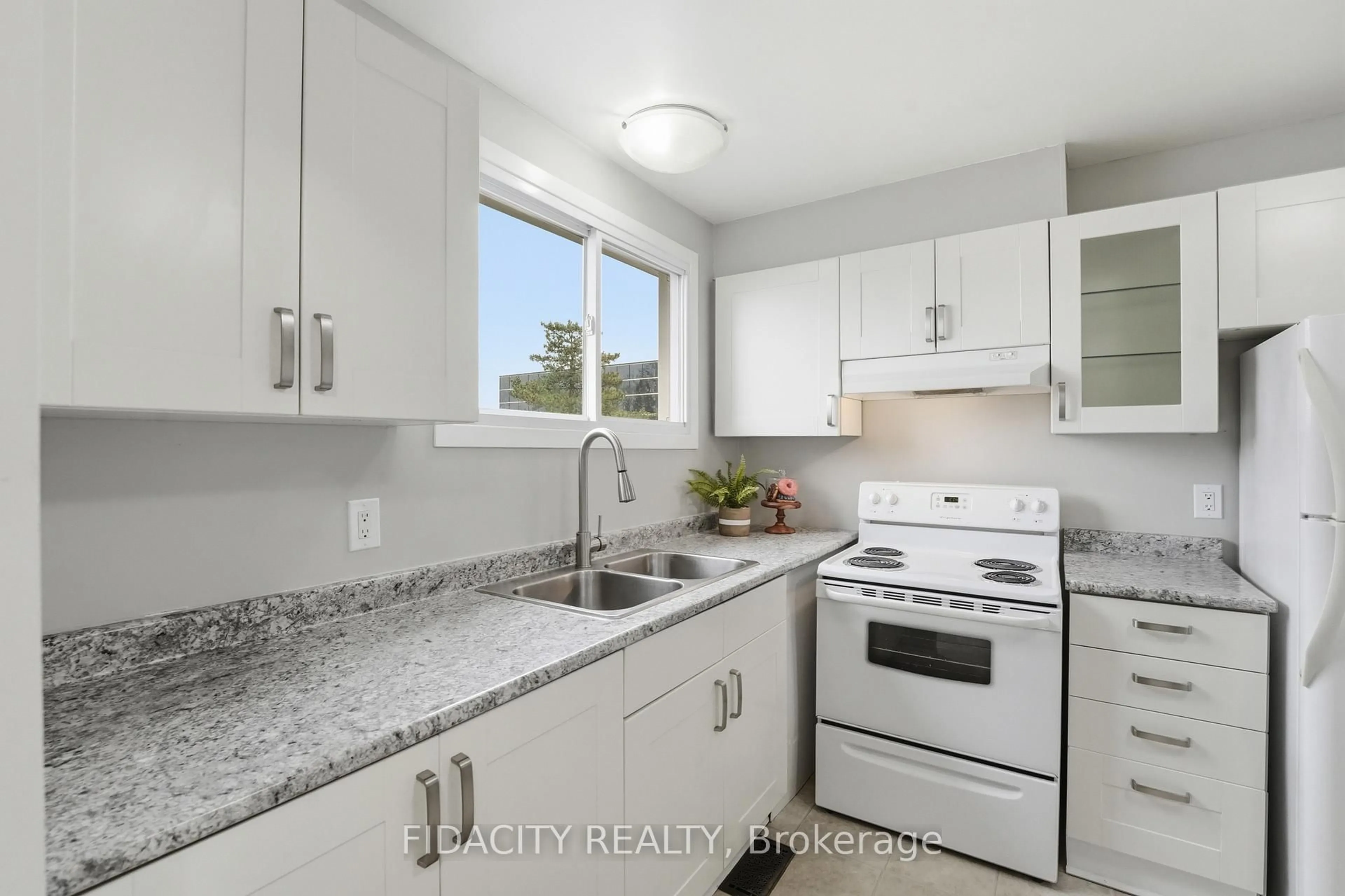 Standard kitchen, unknown for 16 Glencoe St #31, Nepean Ontario K2H 8S6