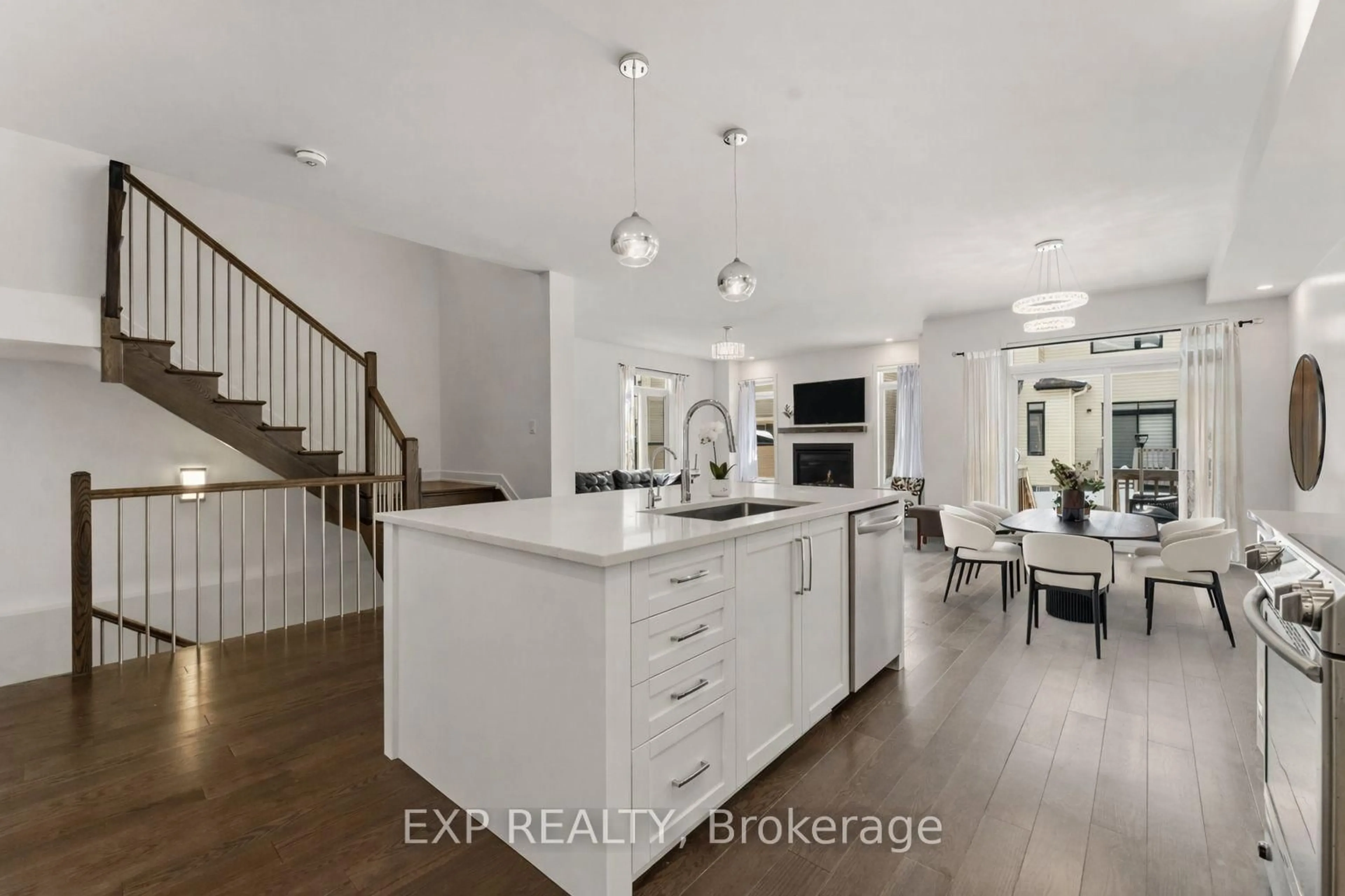 Open concept kitchen, ceramic/tile floor for 911 Duxbury Lane, Ottawa Ontario K4M 0M2