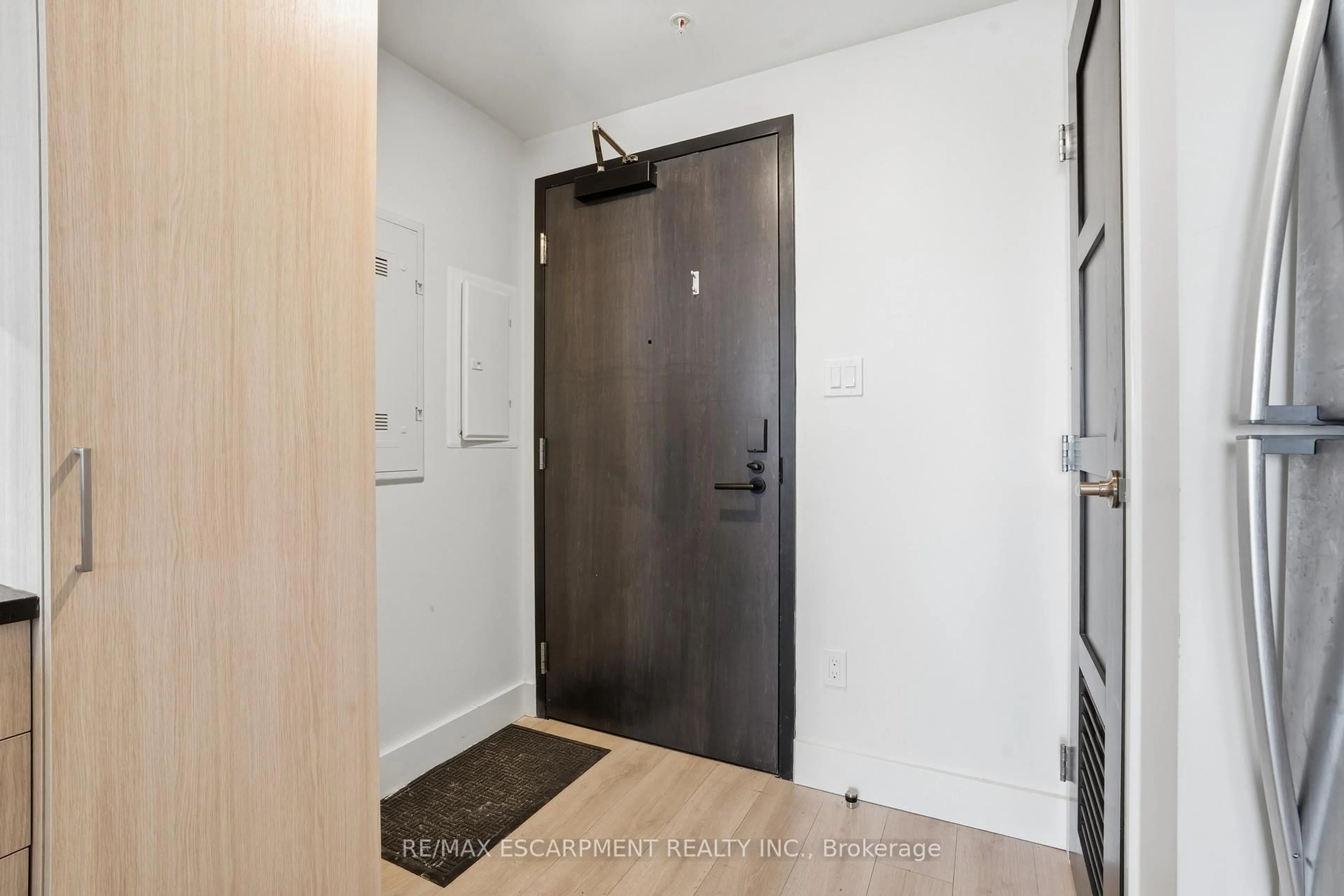 Indoor entryway for 145 Columbia St #2235, Waterloo Ontario N2L 0K7