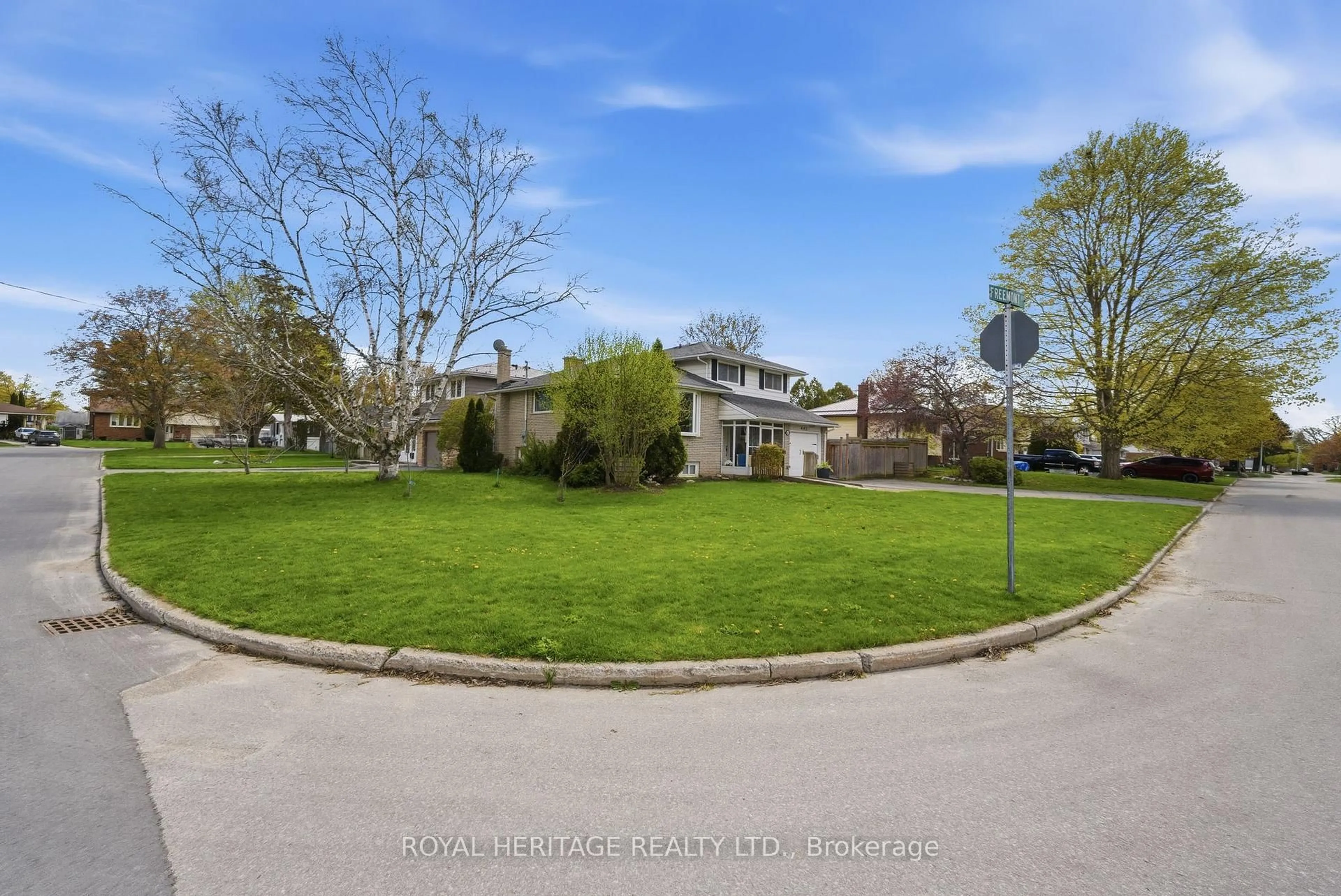 A pic from outside/outdoor area/front of a property/back of a property/a pic from drone, street for 641 Freemont Rd, Belleville Ontario K8N 1Z2