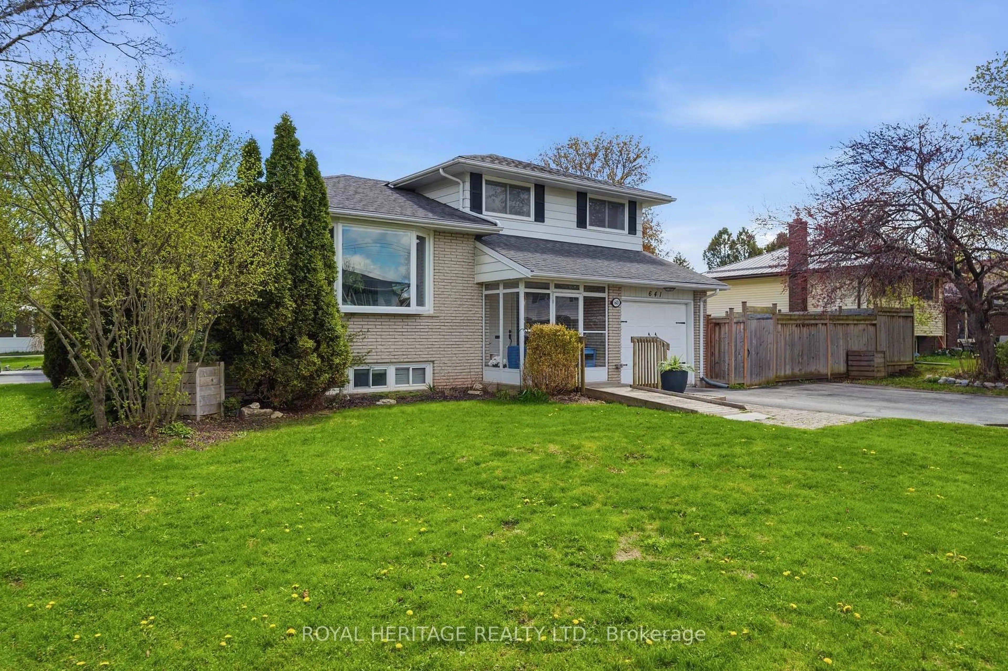 Home with vinyl exterior material, street for 641 Freemont Rd, Belleville Ontario K8N 1Z2