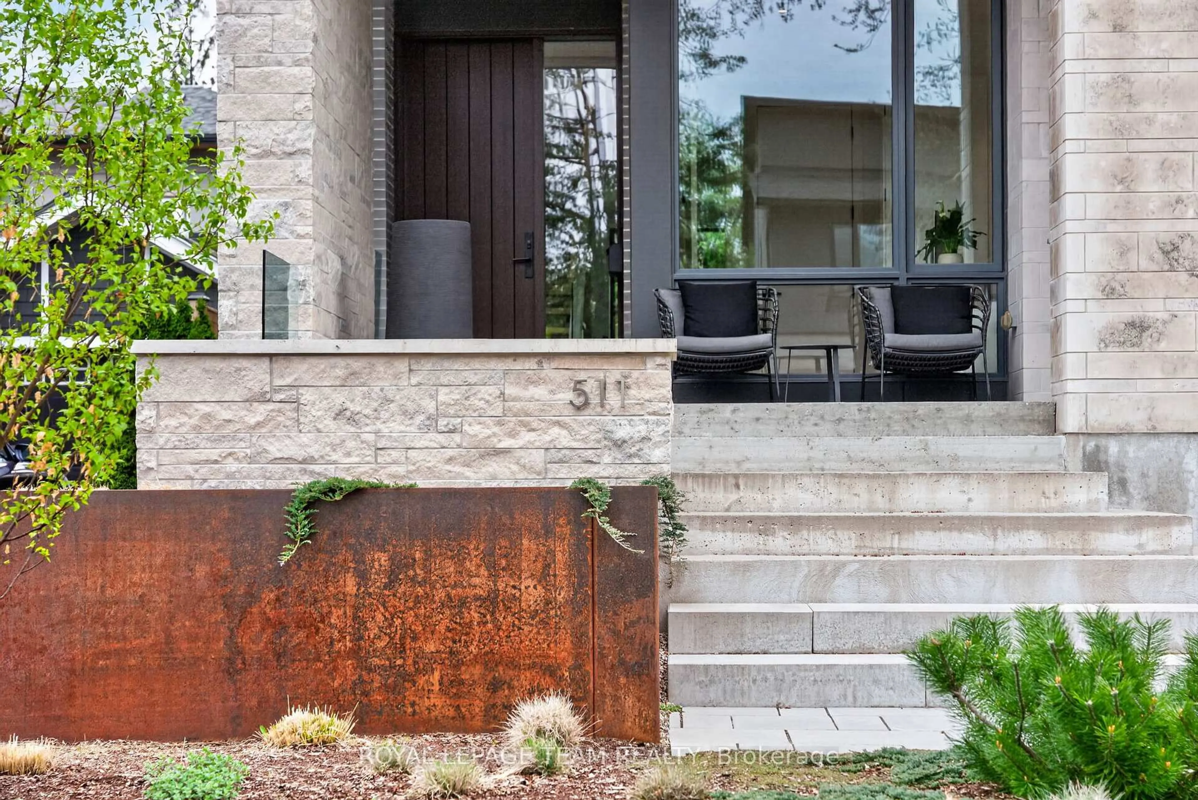 Home with brick exterior material, street for 511 Fraser Ave, Ottawa Ontario K2A 2R1
