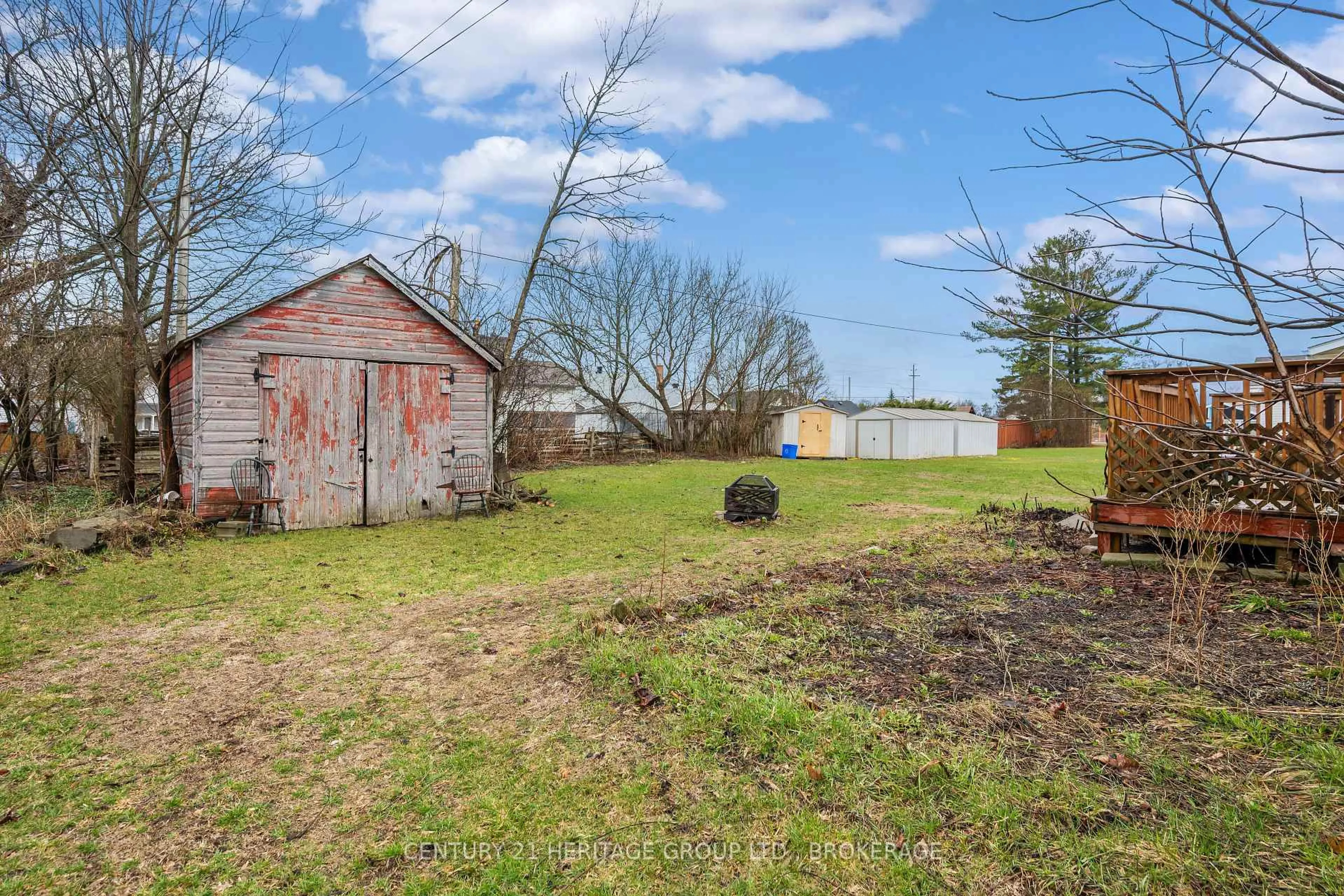 Shed for 11 North St, Bissett Creek Ontario K0H 2H0