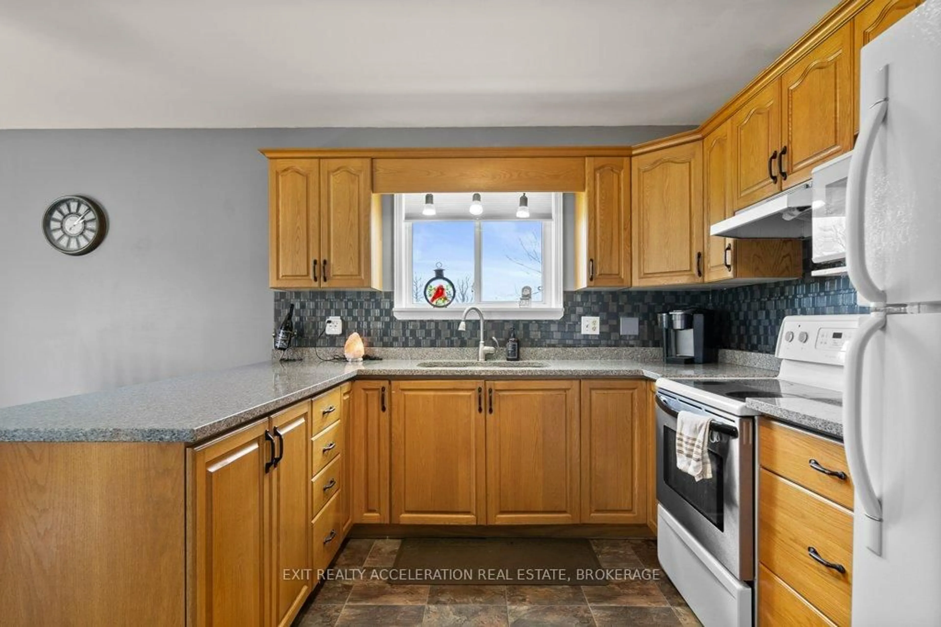 Standard kitchen, ceramic/tile floor for 1189 Lazier Rd, Shannonville Ontario K0K 3A0