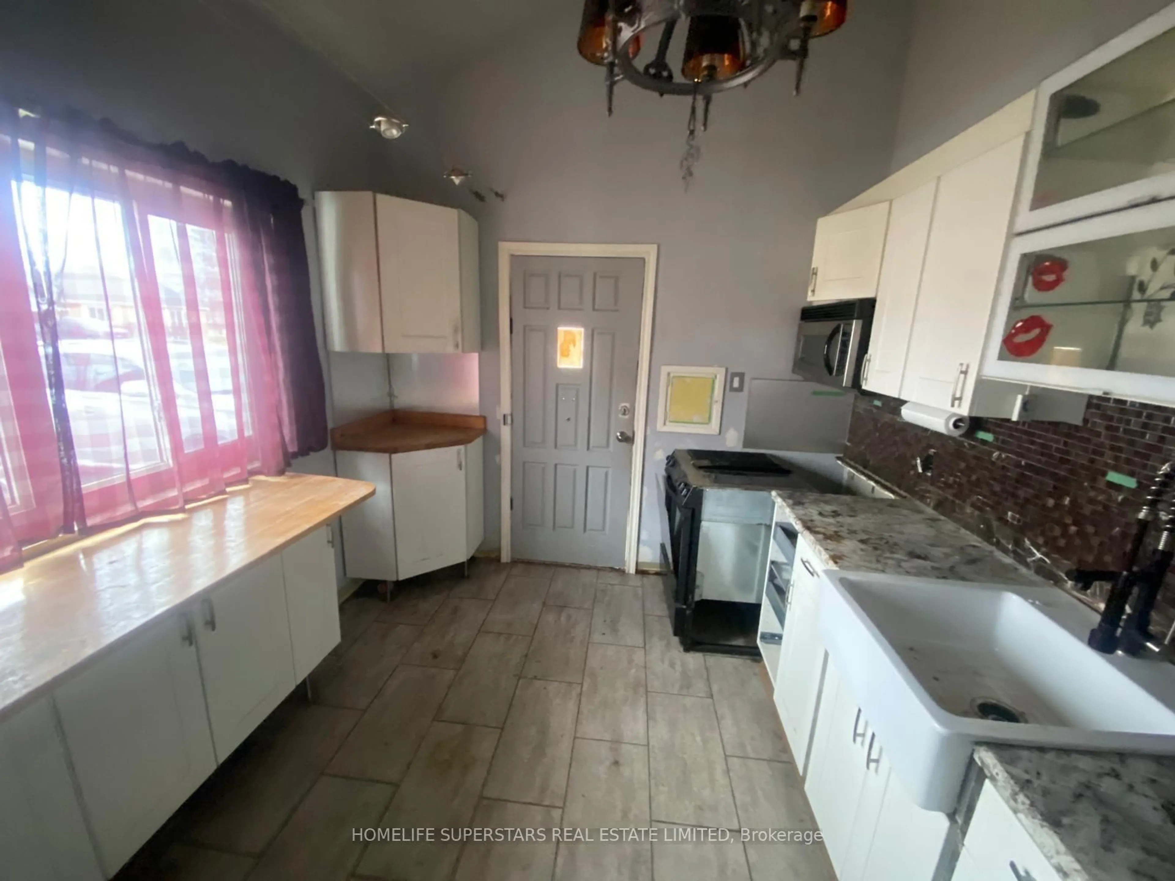 Standard kitchen, unknown for 6802 Jill Dr, Niagara Falls Ontario L2G 3J2
