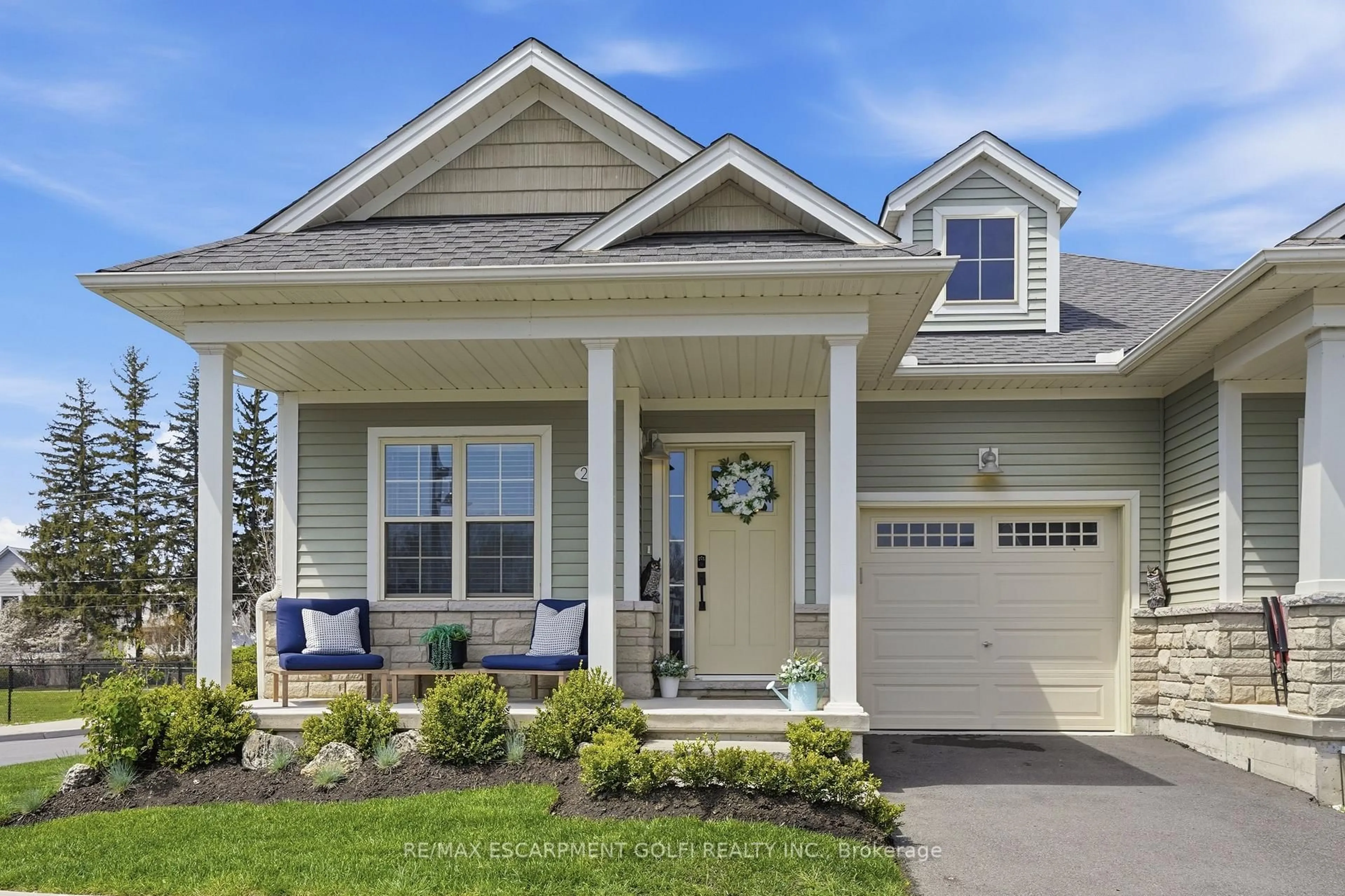 Home with vinyl exterior material, street for 22 South Coast Circ, Fort Erie Ontario L0S 1N0