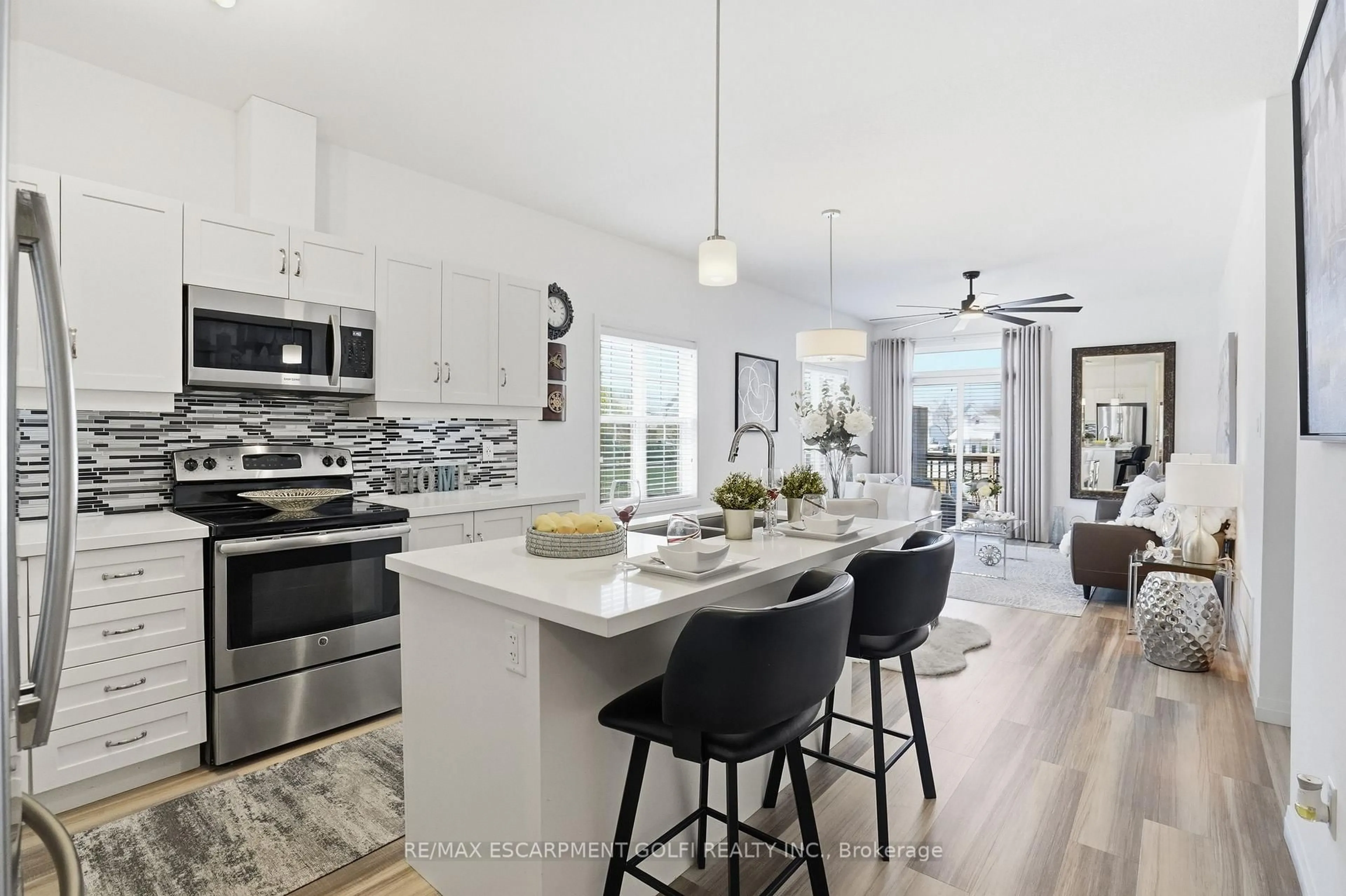 Open concept kitchen, ceramic/tile floor for 22 South Coast Circ, Fort Erie Ontario L0S 1N0