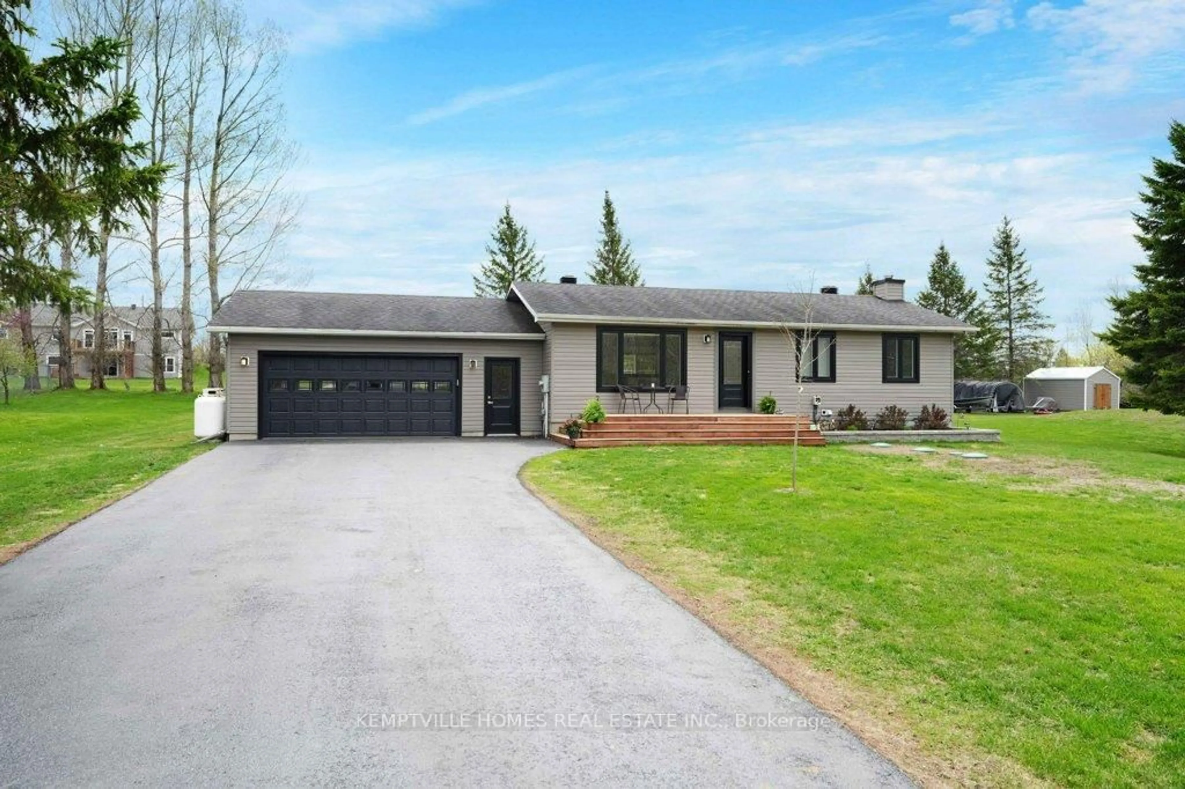 Unknown for 2134 County 20 (Oxford Station) Rd, North Grenville Ontario K0G 1T0