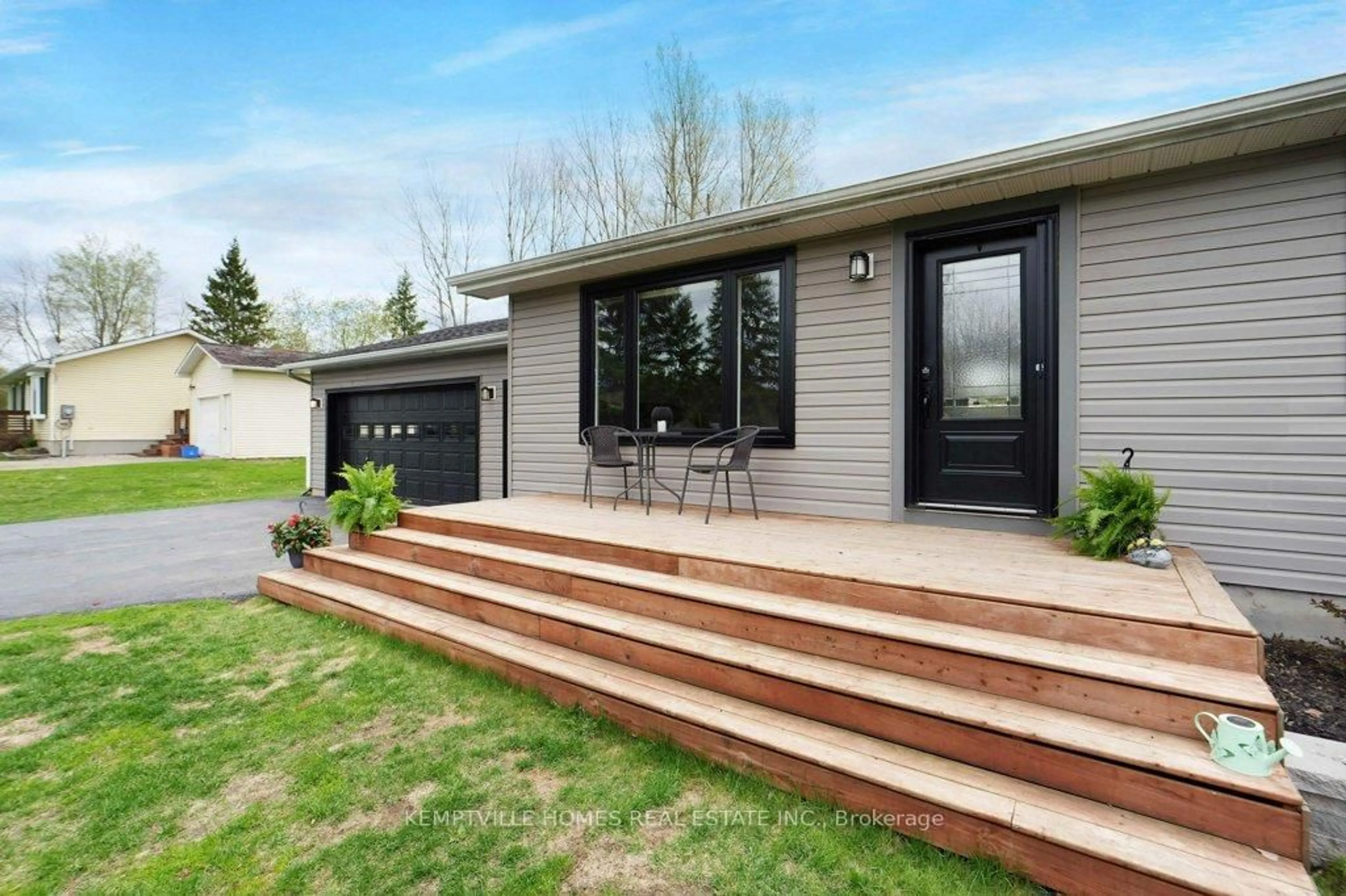 Home with vinyl exterior material, street for 2134 County 20 (Oxford Station) Rd, North Grenville Ontario K0G 1T0