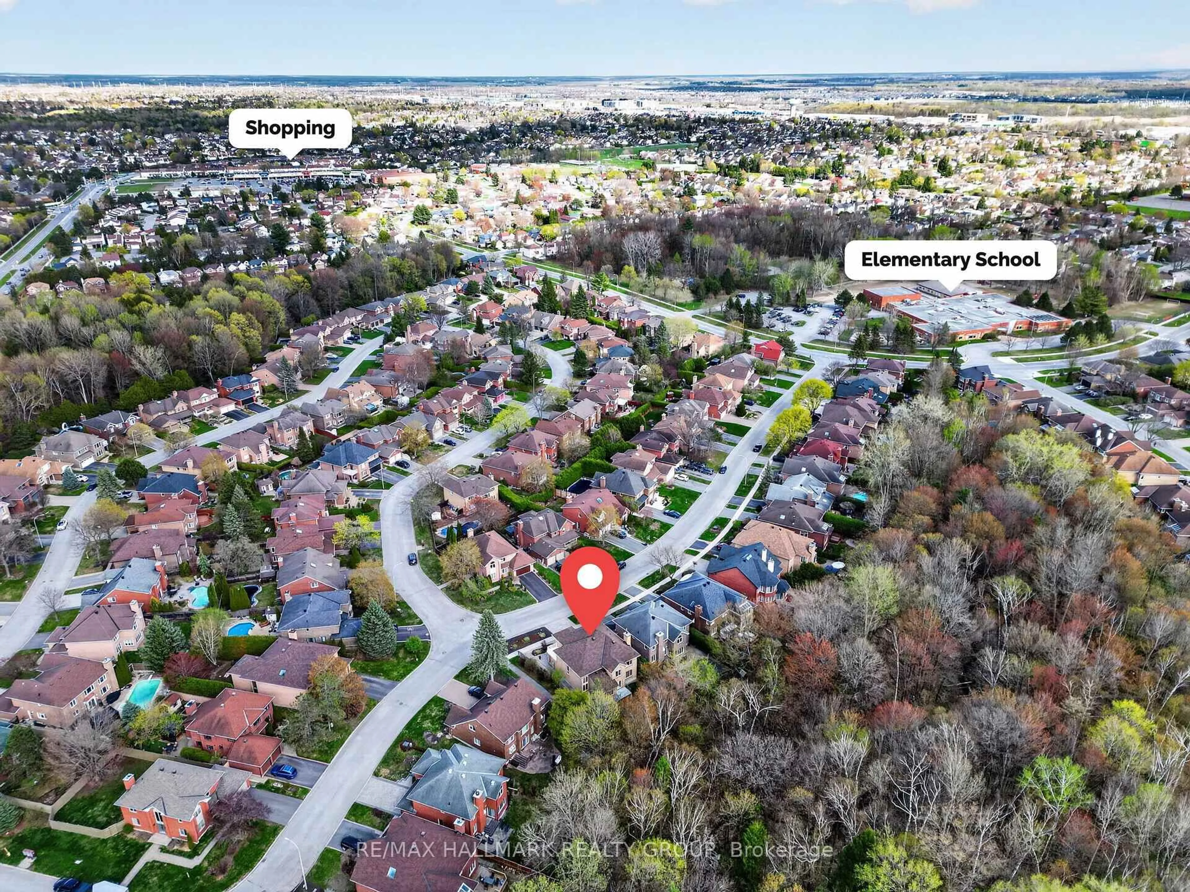 A pic from outside/outdoor area/front of a property/back of a property/a pic from drone, street for 1671 Autumn Ridge Dr, Orleans Ontario K1C 6Y3