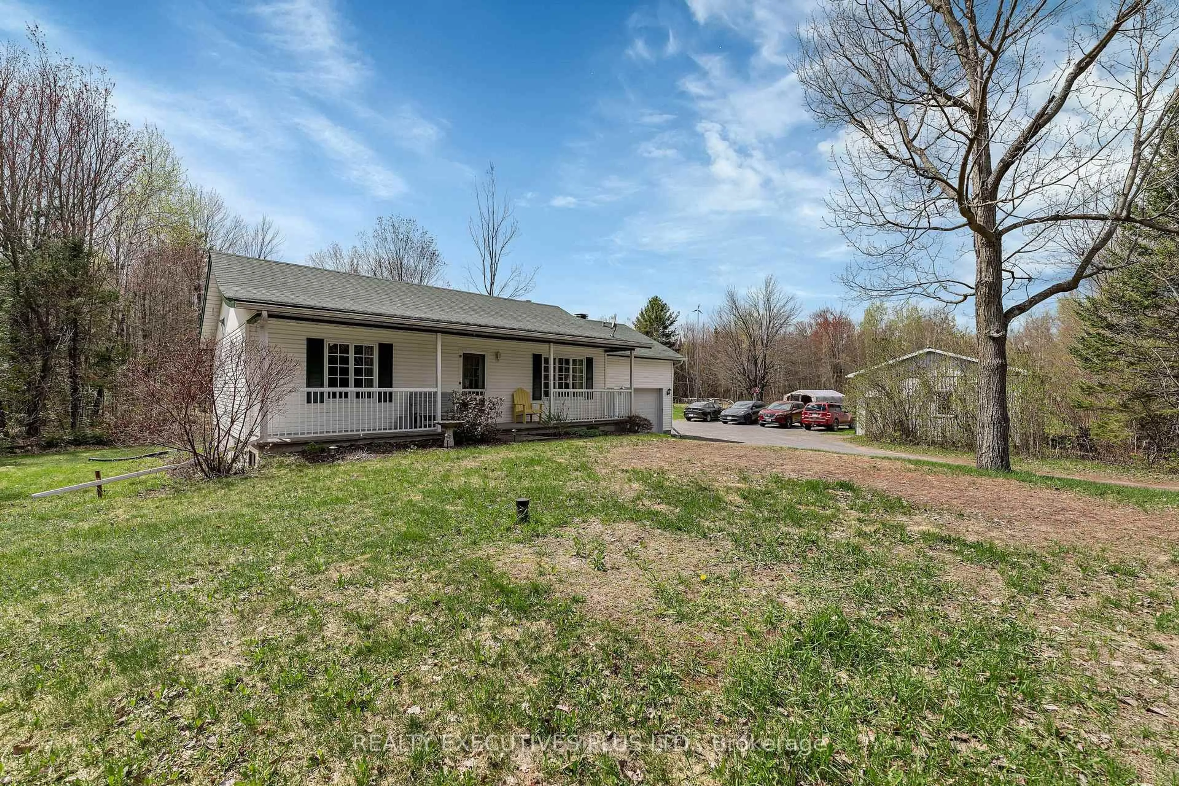 A pic from outside/outdoor area/front of a property/back of a property/a pic from drone, unknown for 538 Lajeunesse Rd, Alfred and Plantagenet Ontario K0B 1A0