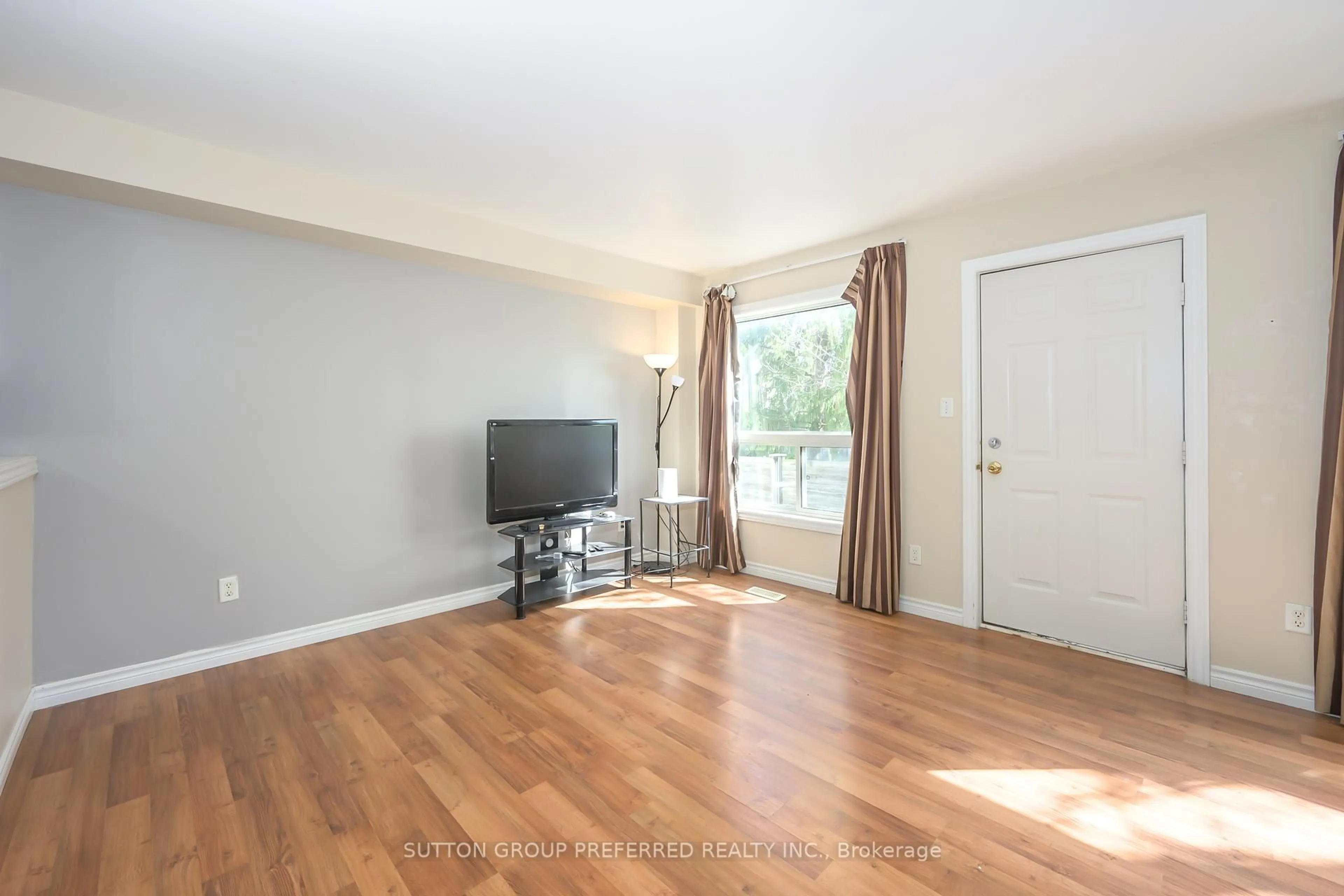 A pic of a room for 600 Sarnia Rd #29, London North Ontario N6G 5M5