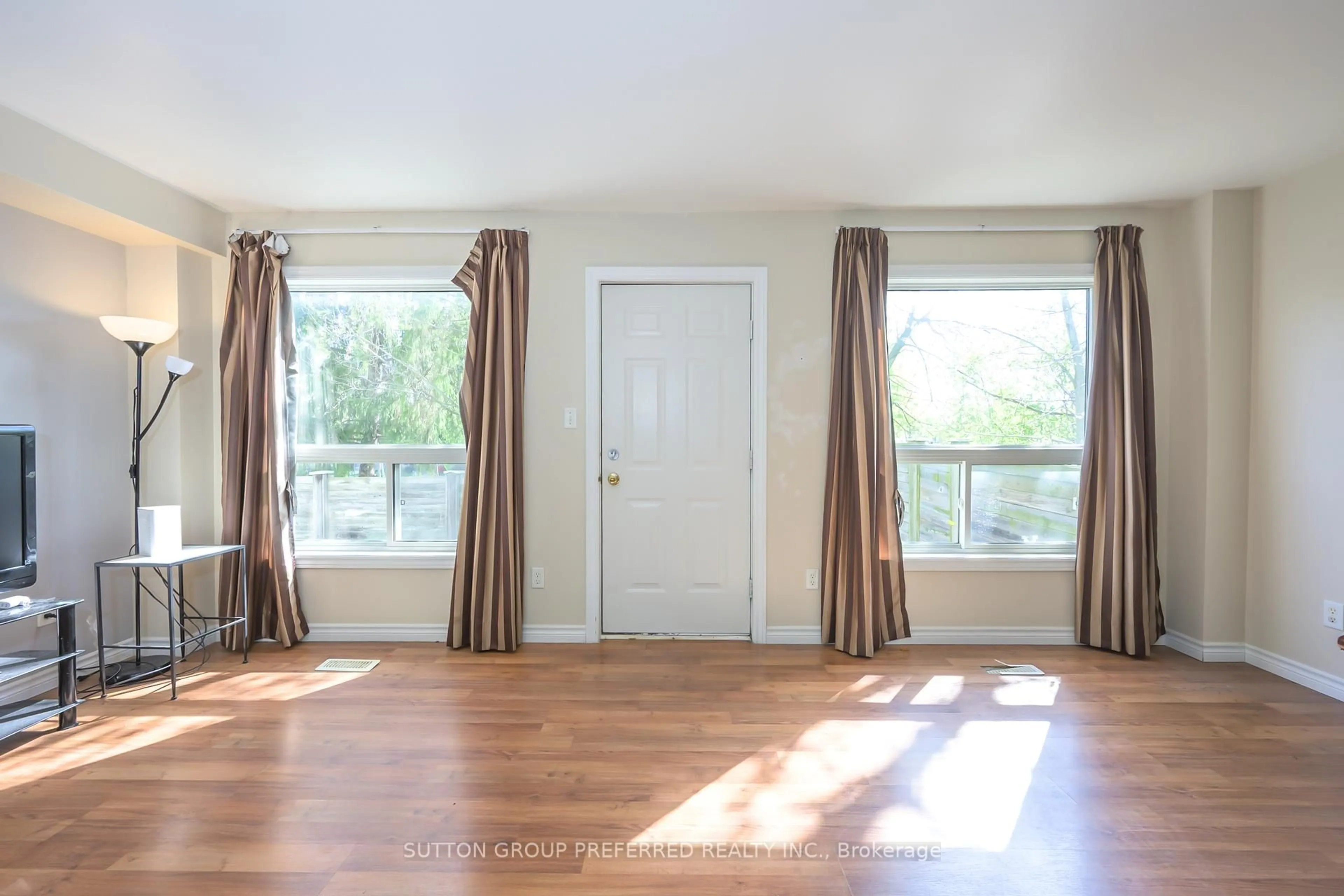 A pic of a room for 600 Sarnia Rd #29, London North Ontario N6G 5M5