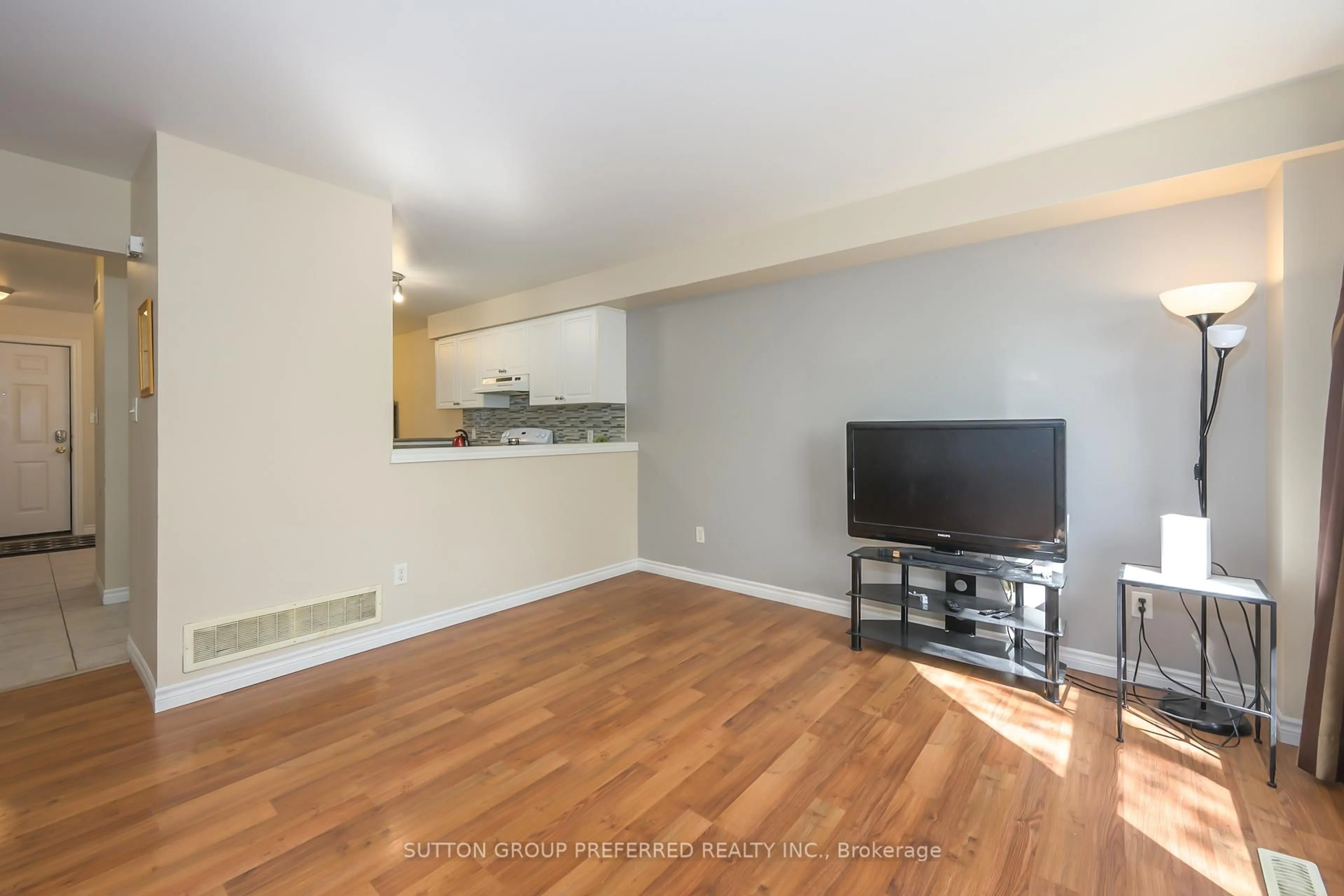 A pic of a room for 600 Sarnia Rd #29, London North Ontario N6G 5M5