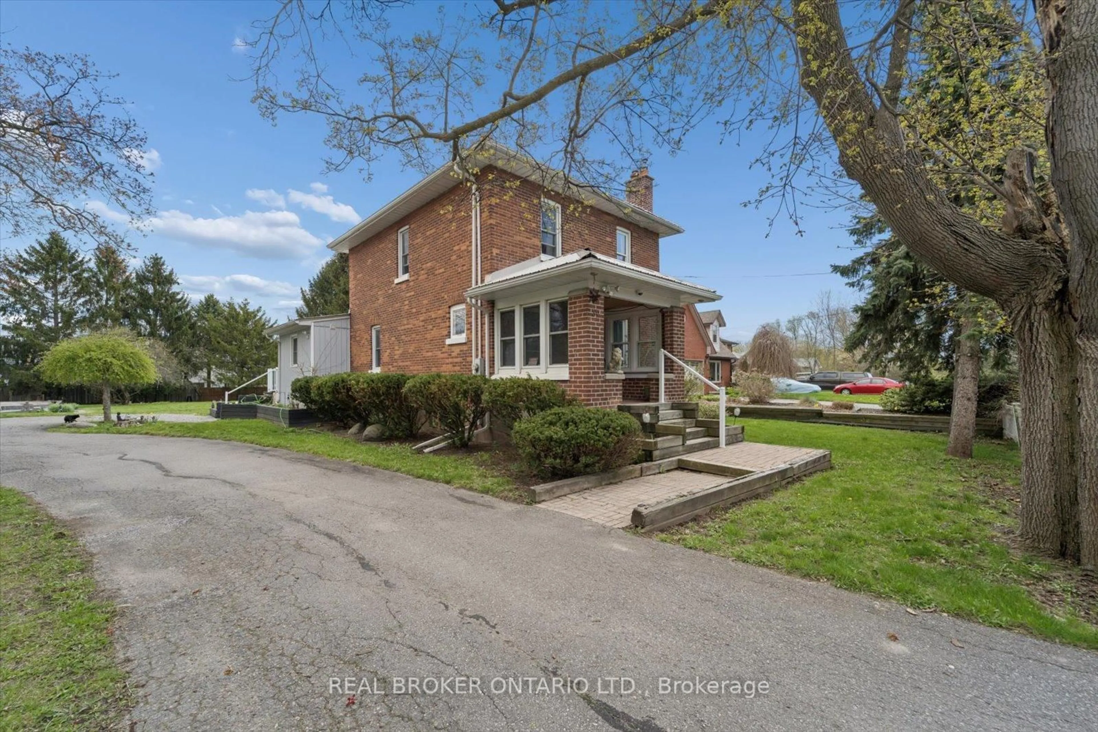 A pic from outside/outdoor area/front of a property/back of a property/a pic from drone, street for 89 Rose Glen Rd, Port Hope Ontario L1A 3V6