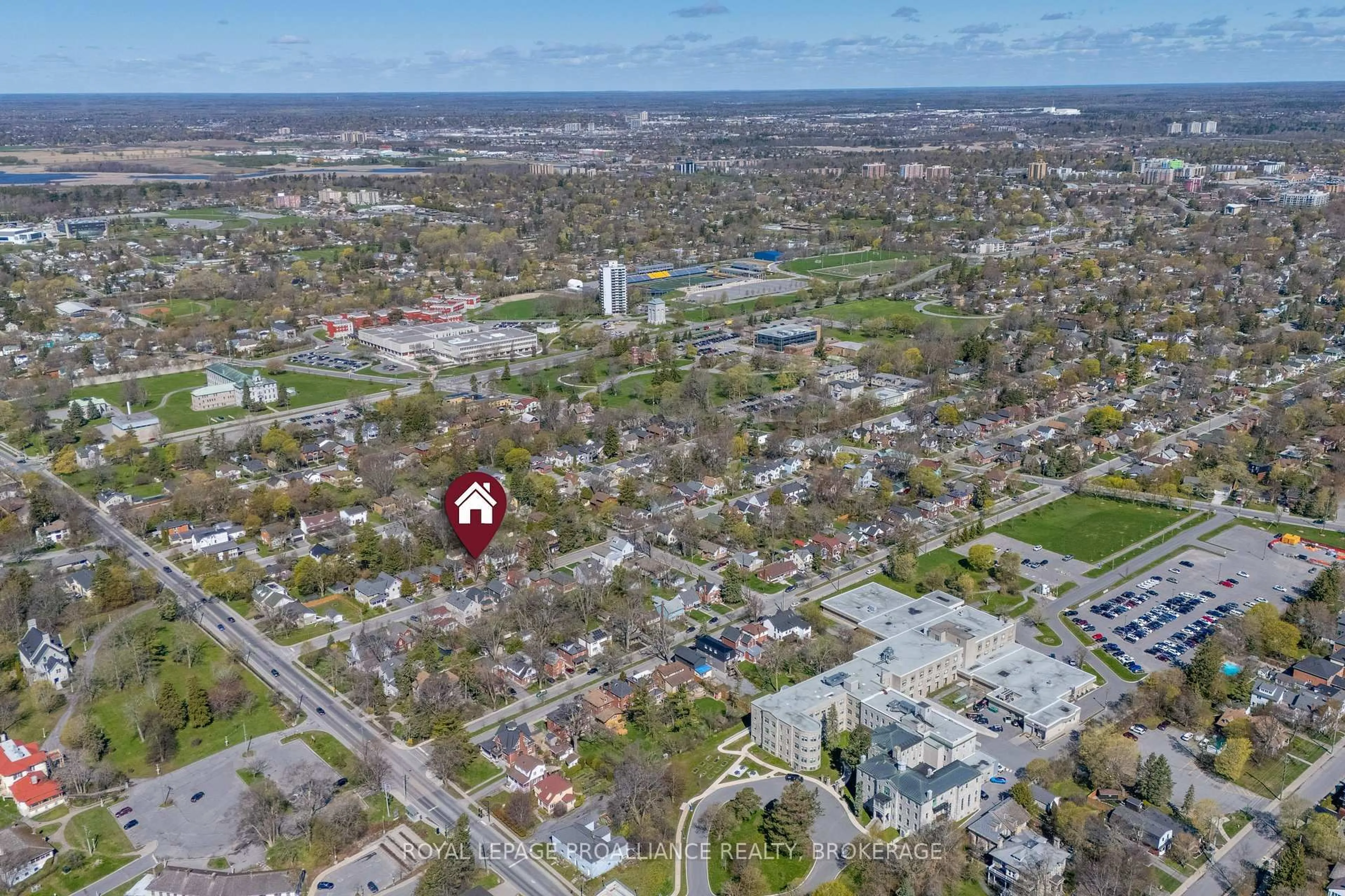 A pic from outside/outdoor area/front of a property/back of a property/a pic from drone, street for 32 Livingston Ave, Kingston Ontario K7L 4L2