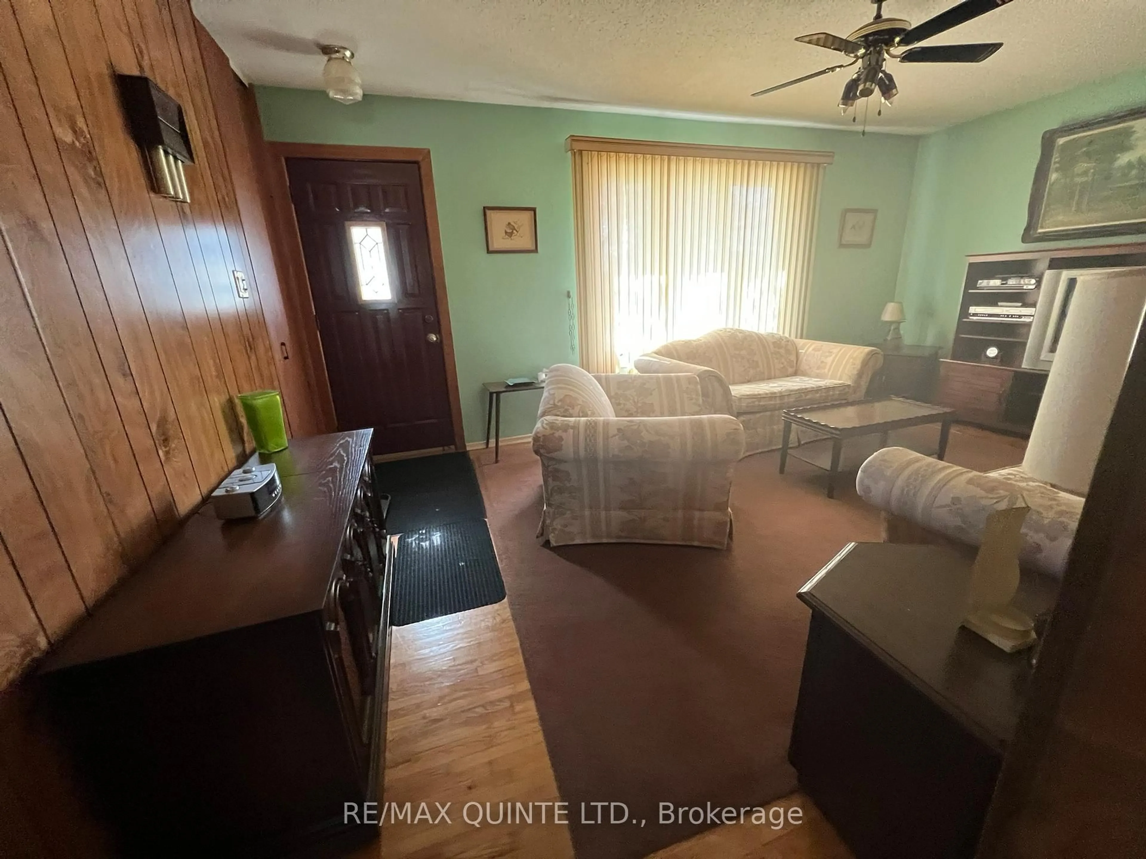 A pic of a room for 201 Reid St, Quinte West Ontario K8V 5W4
