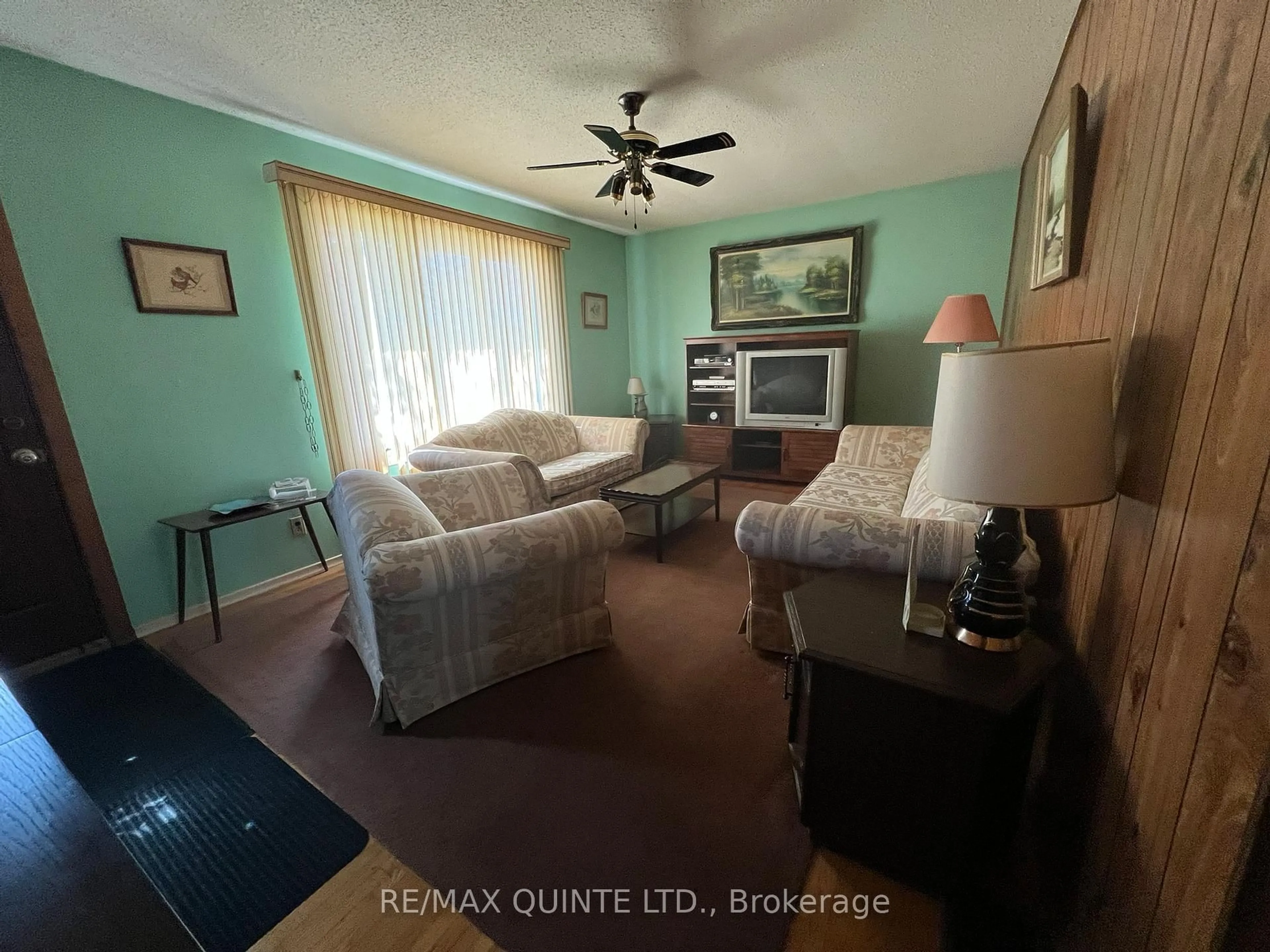 A pic of a room for 201 Reid St, Quinte West Ontario K8V 5W4