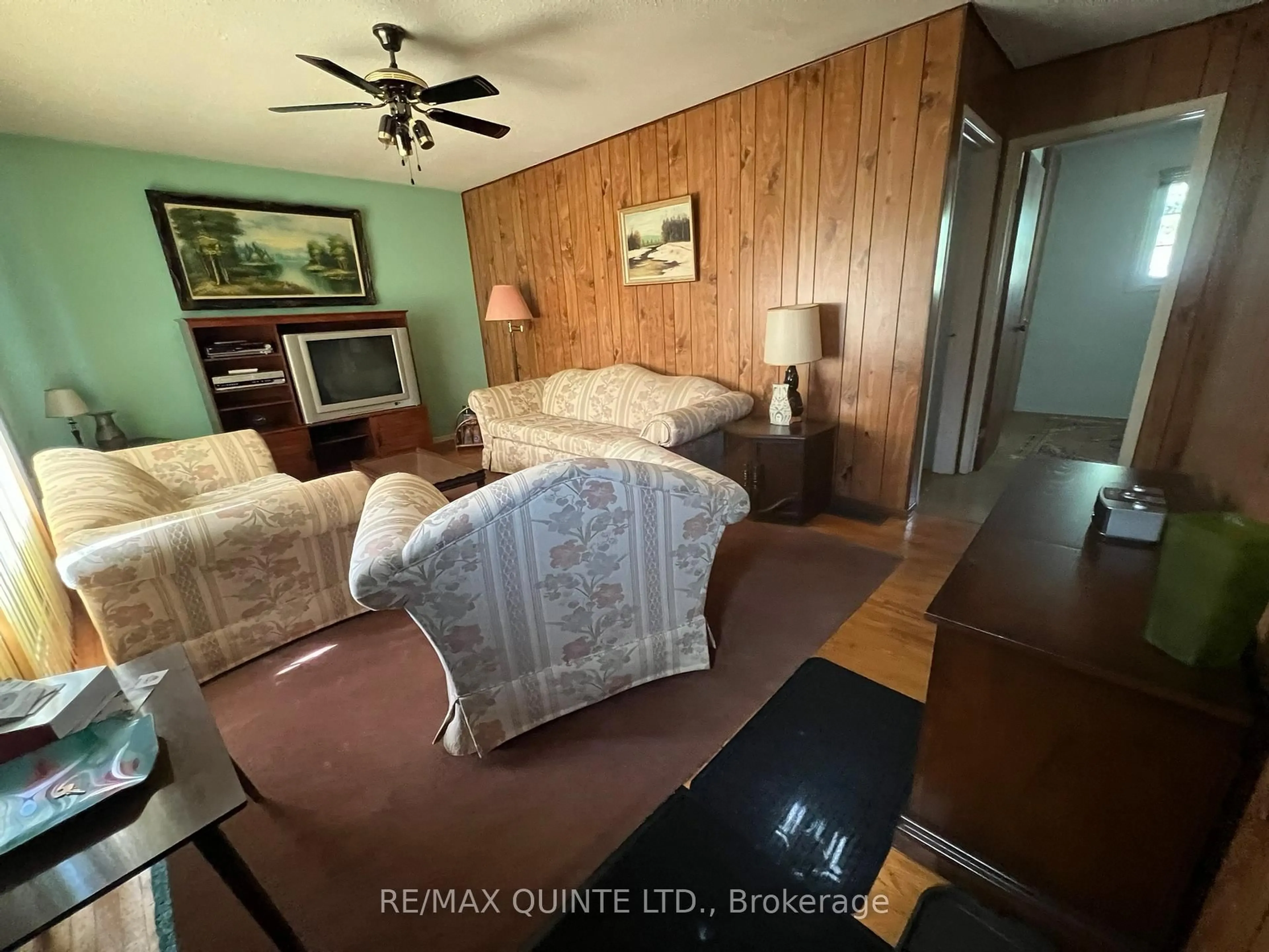 A pic of a room for 201 Reid St, Quinte West Ontario K8V 5W4
