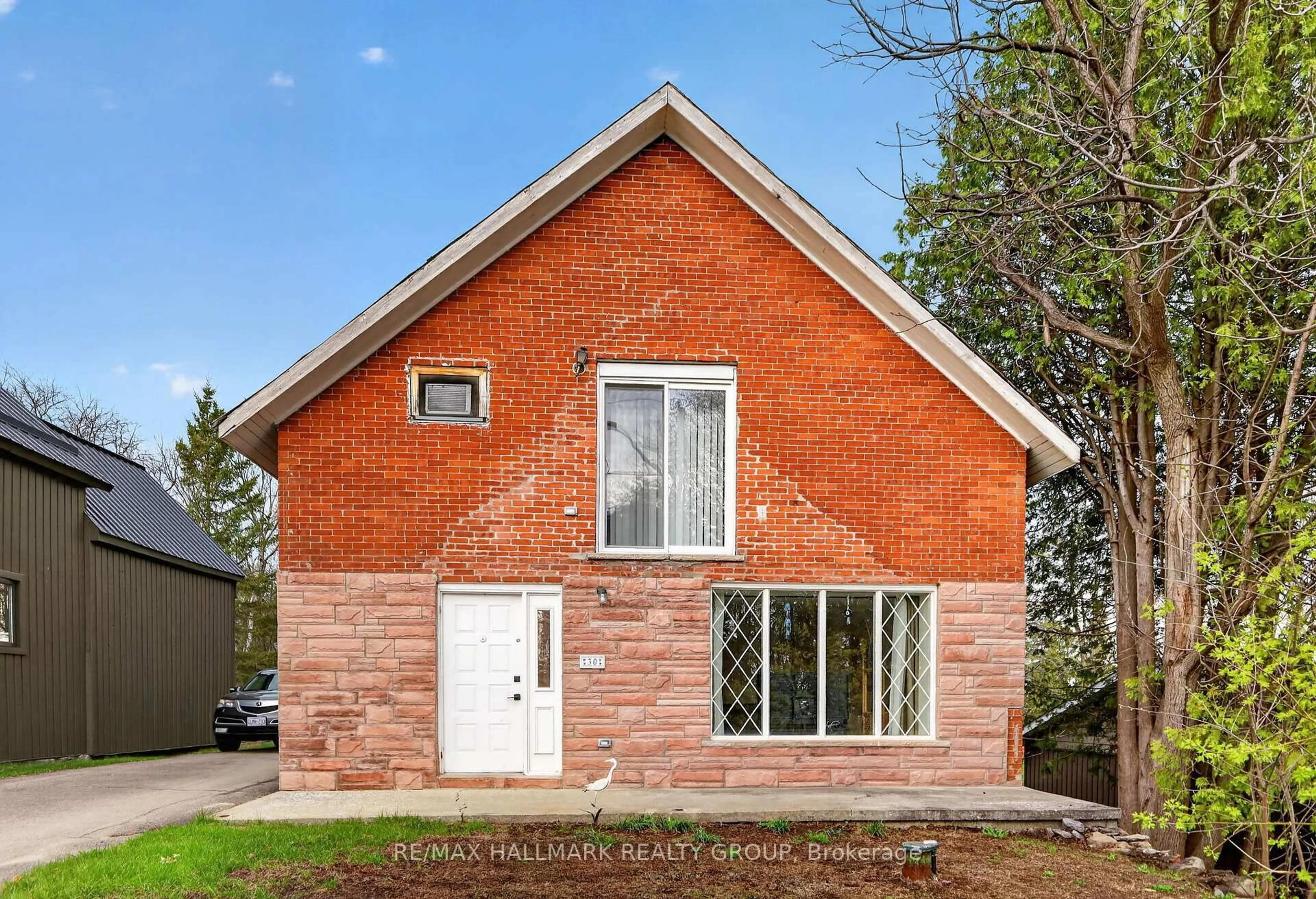 Home with brick exterior material, building for 30 Findlay St, Braeside Ontario K0A 1G0